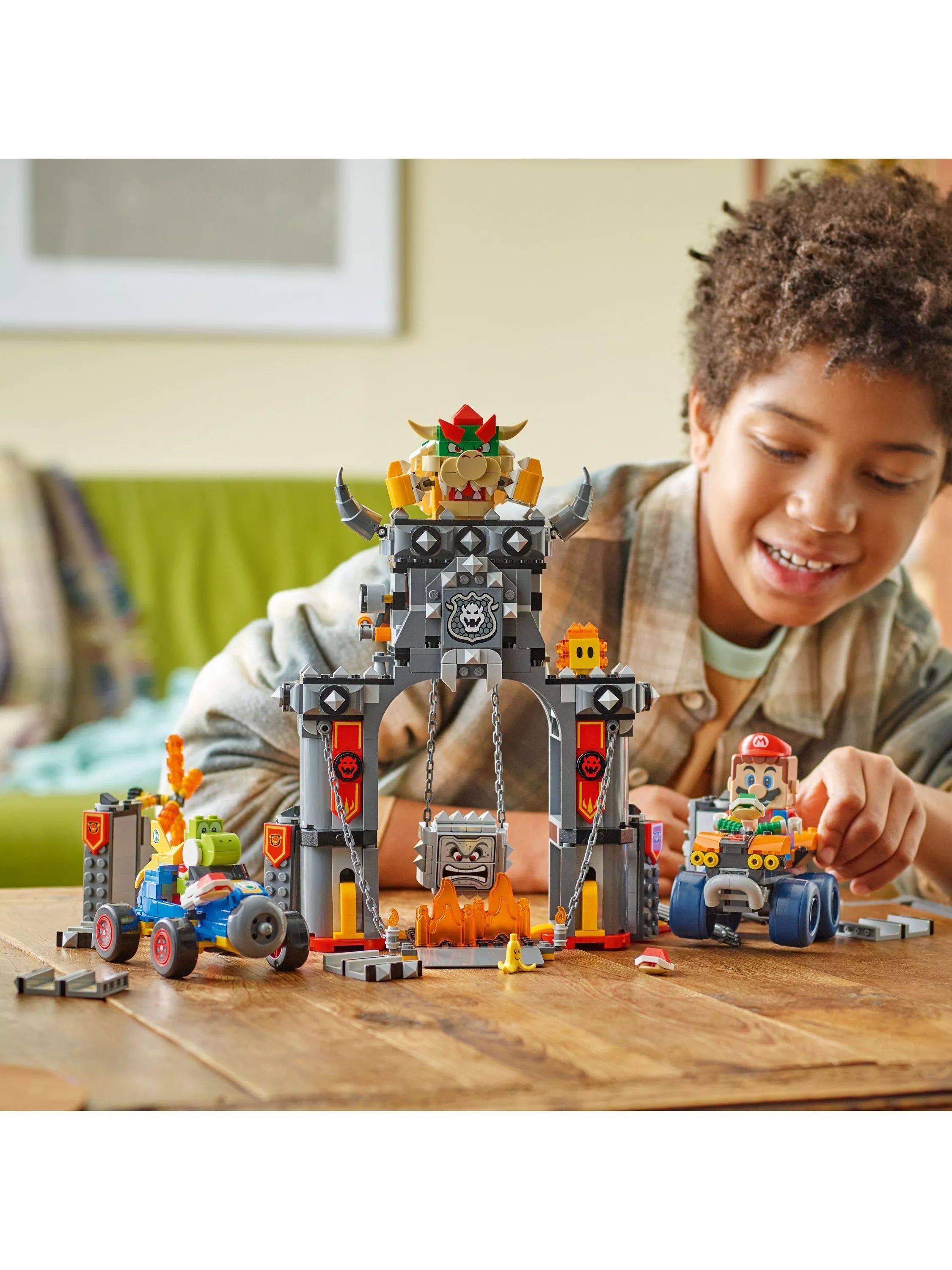 LEGO Super Mario Bowser's Castle building set 1068 pieces, UK version