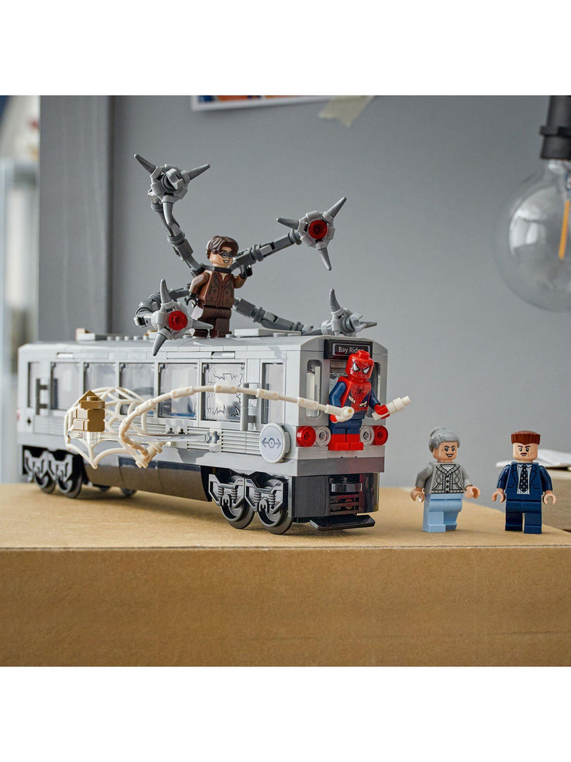 Lego Marvel Super Heroes Spider-Man vs. Doc Ock Subway Train Scene, UK version