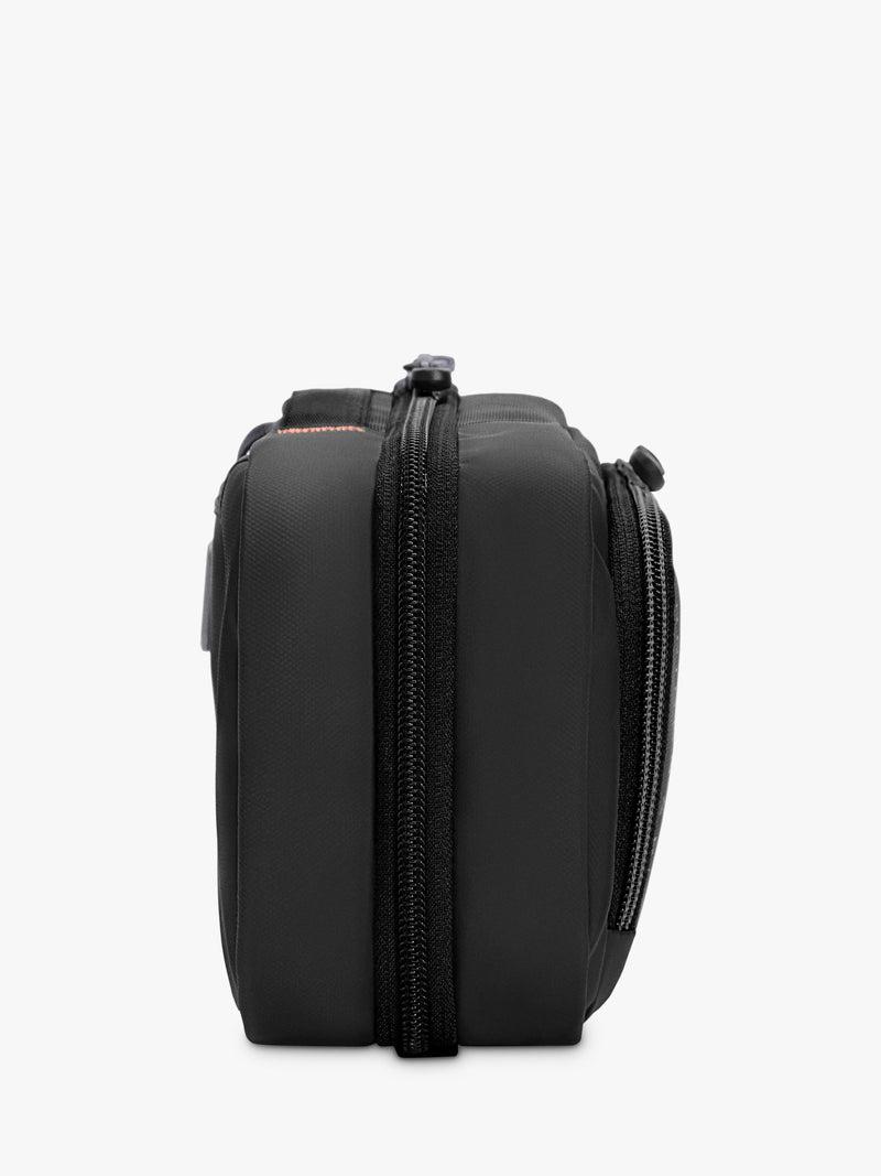 Briggs & Riley hanging toiletry kit in black (British brand)
