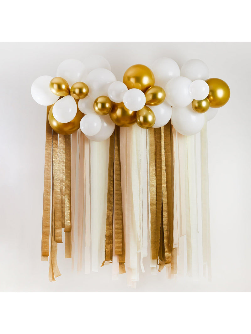 Hootyballoo Metallic Streamer Party Backdrop Gold Party Pack, UK version