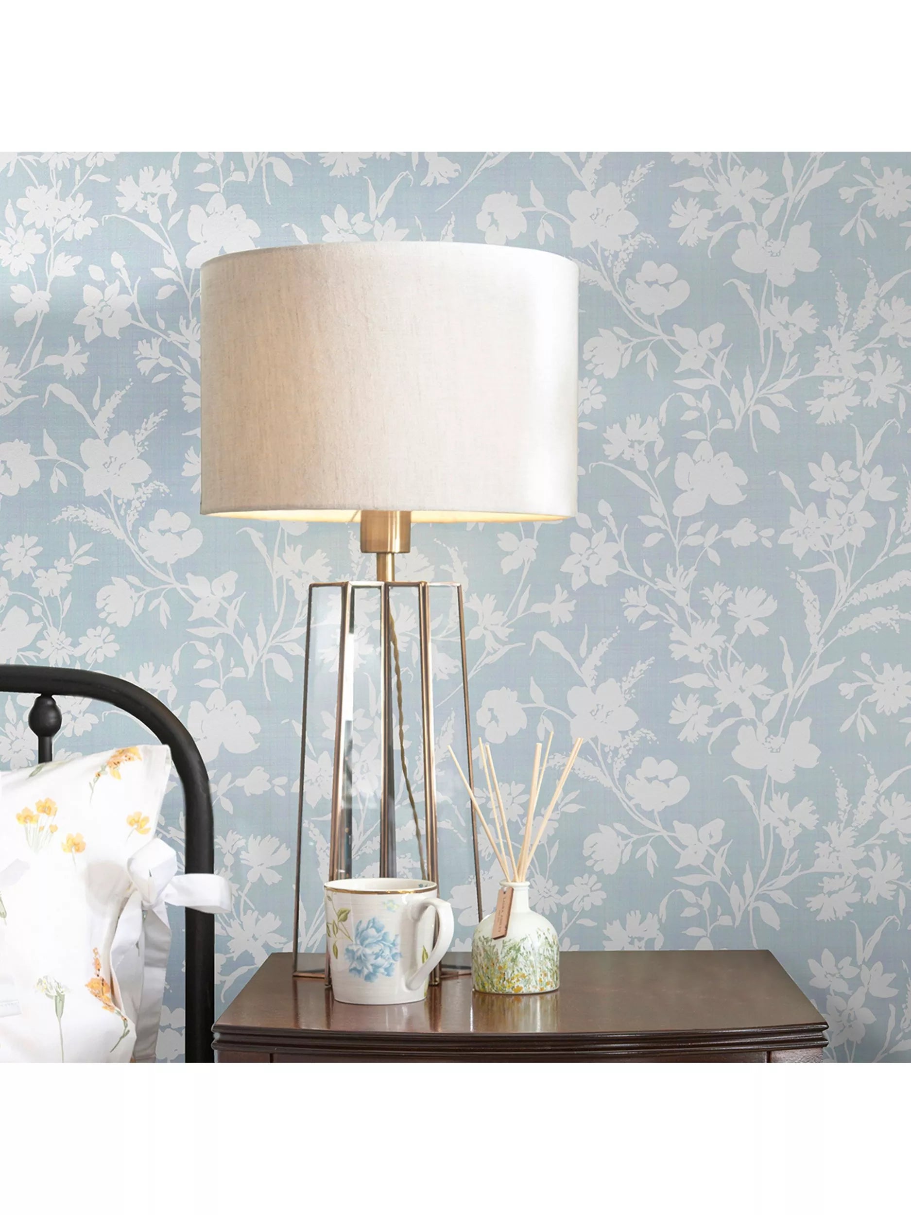 Laura Ashley Rye wallpaper, UK version