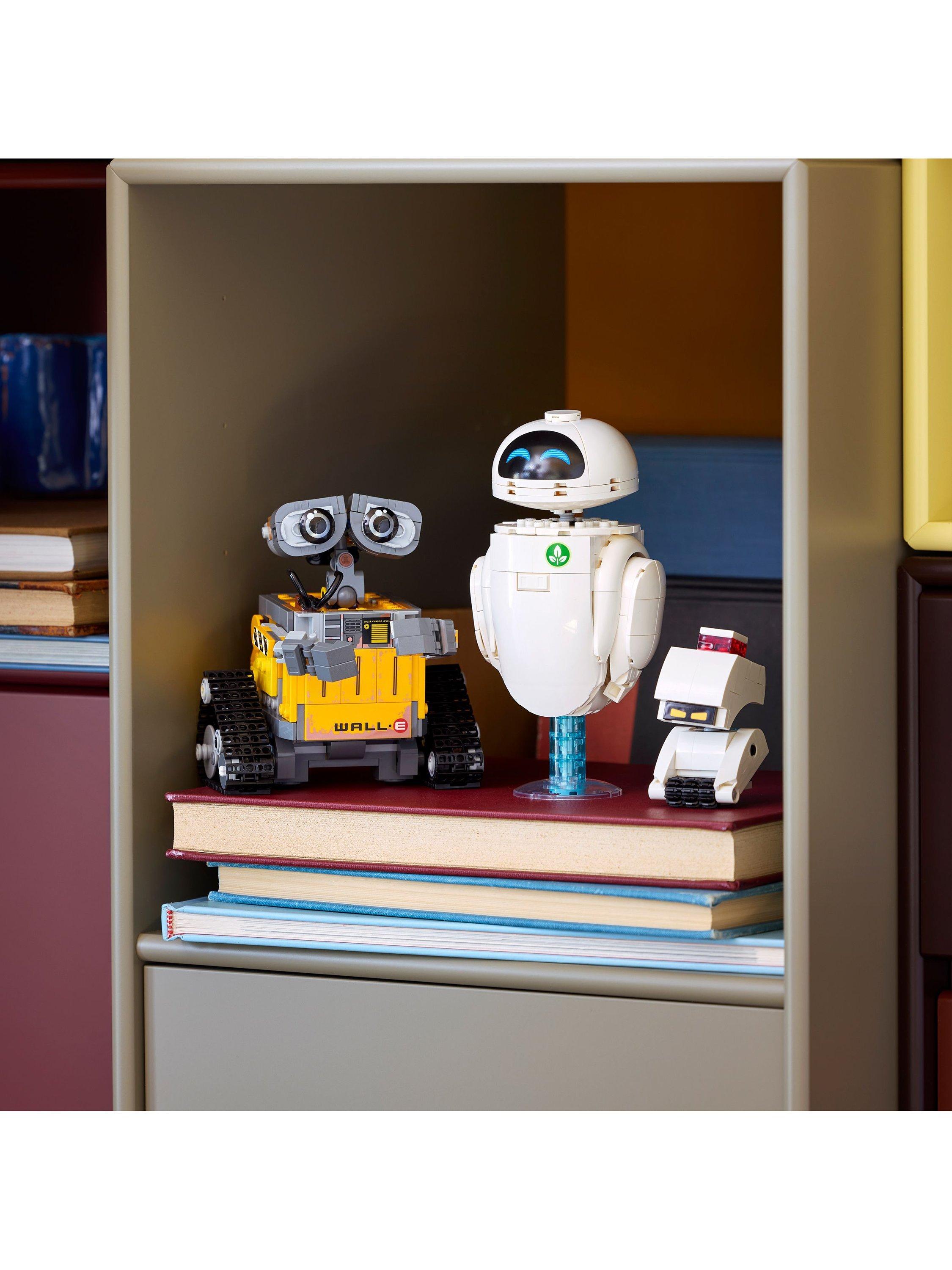 LEGO WALL-E and EVE building set Disney Pixar (British brand)