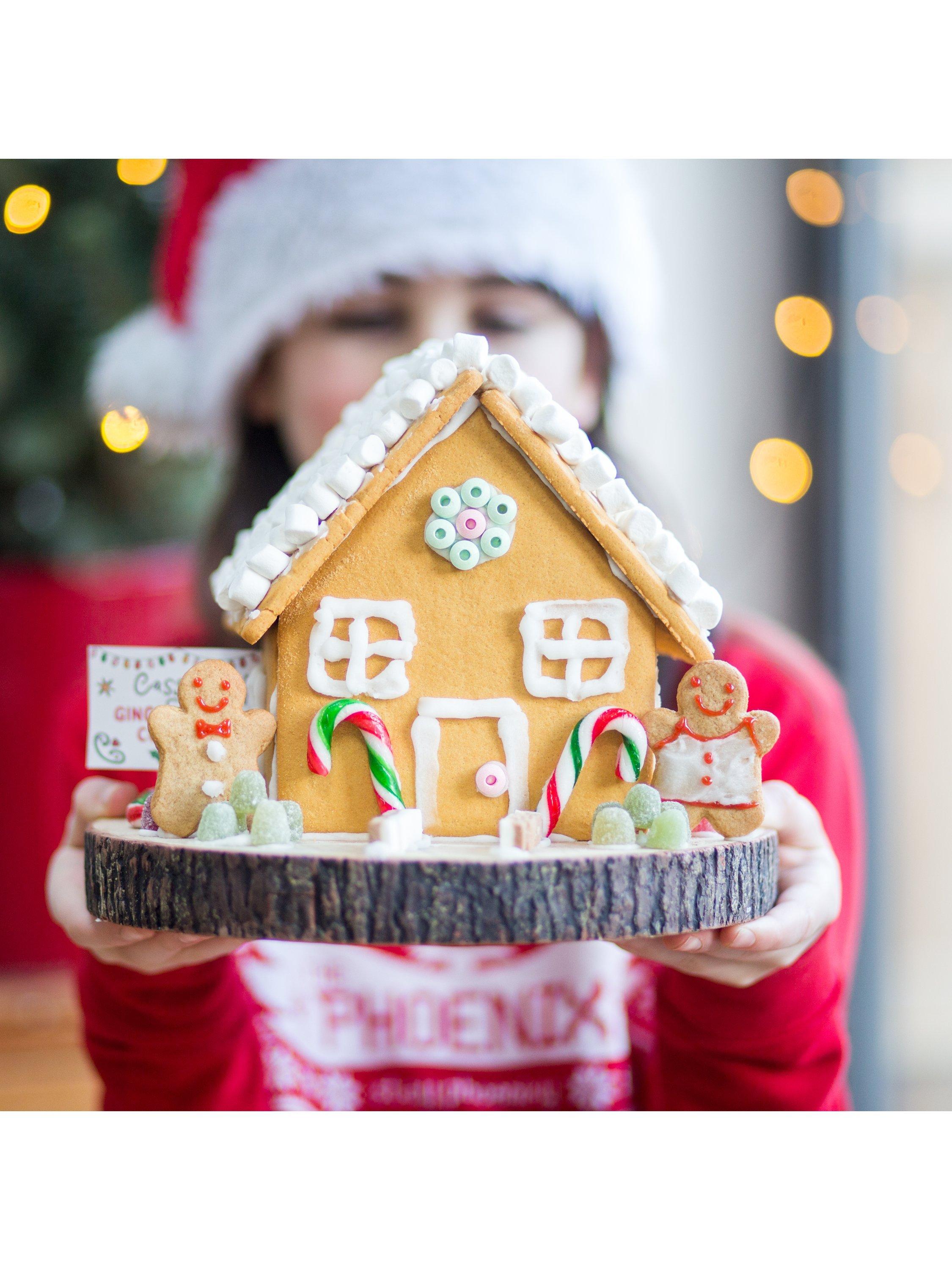 Craft & Crumb Gingerbread House Craft Kit 800g, UK version