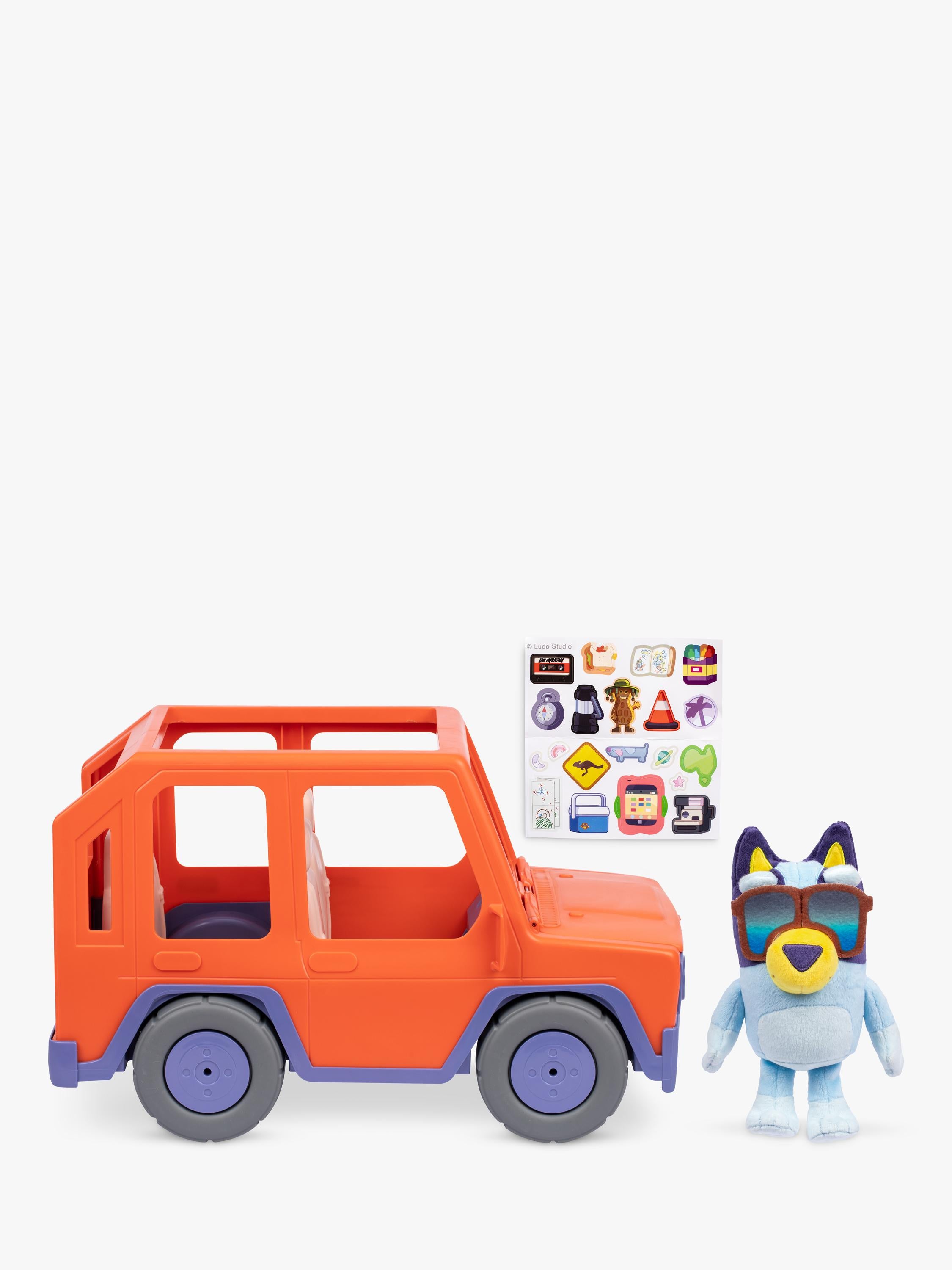 Bluey Buddies 4WD car and 8-inch plush - British product
