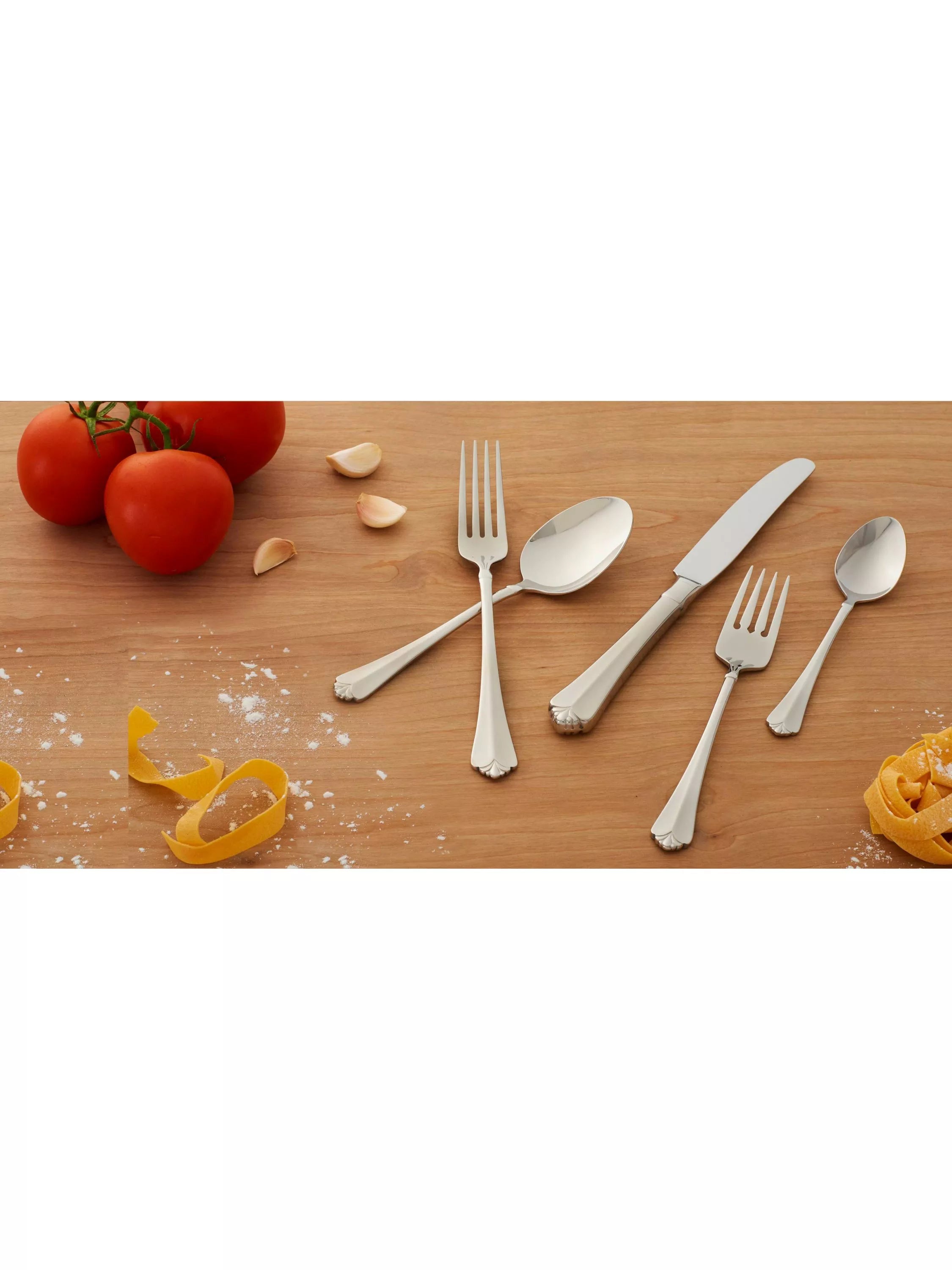 Oneida Julliard 45-piece cutlery set - British product