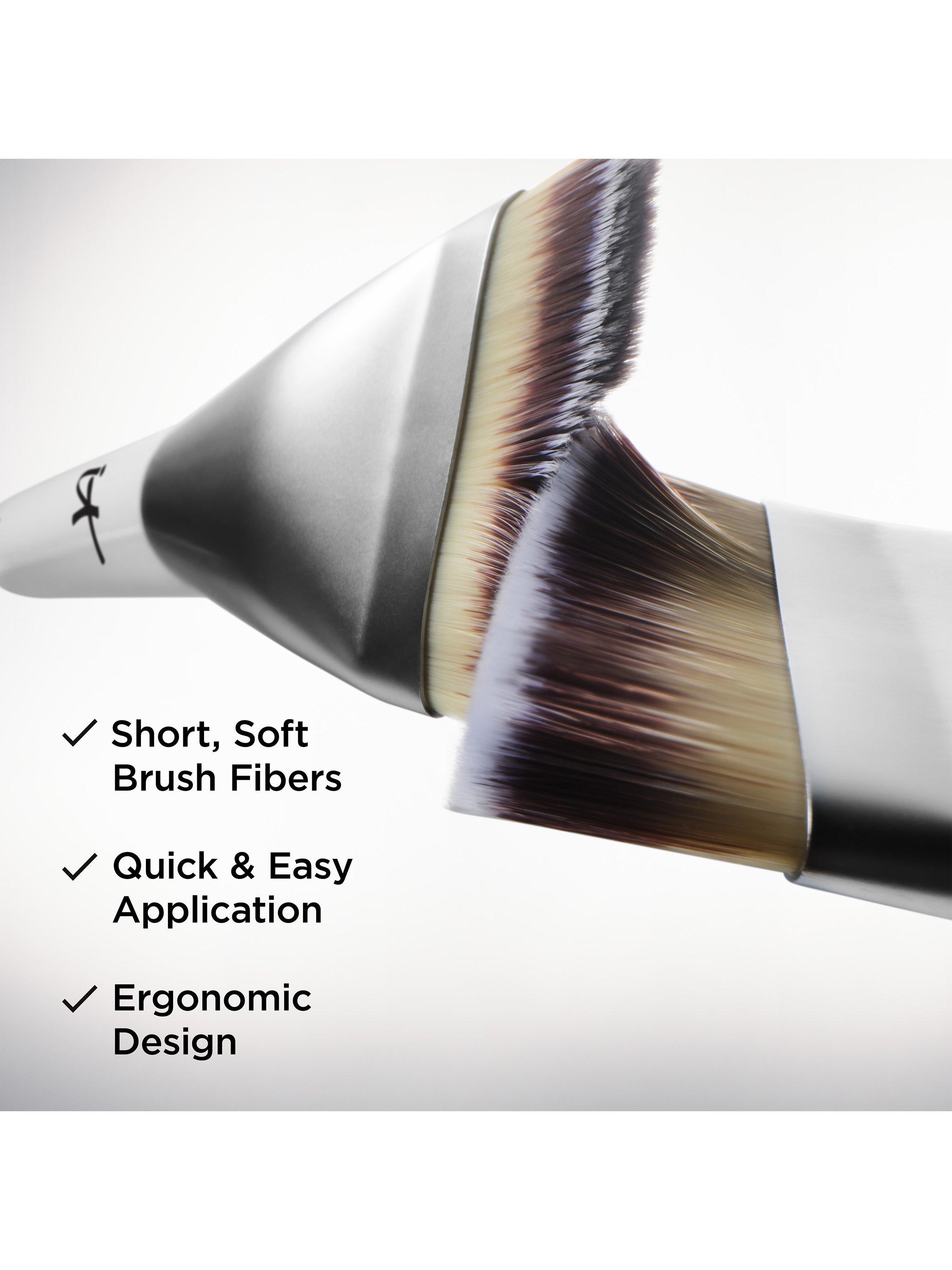 IT Cosmetics Foundation Brush Heavenly Luxe, imported from the UK