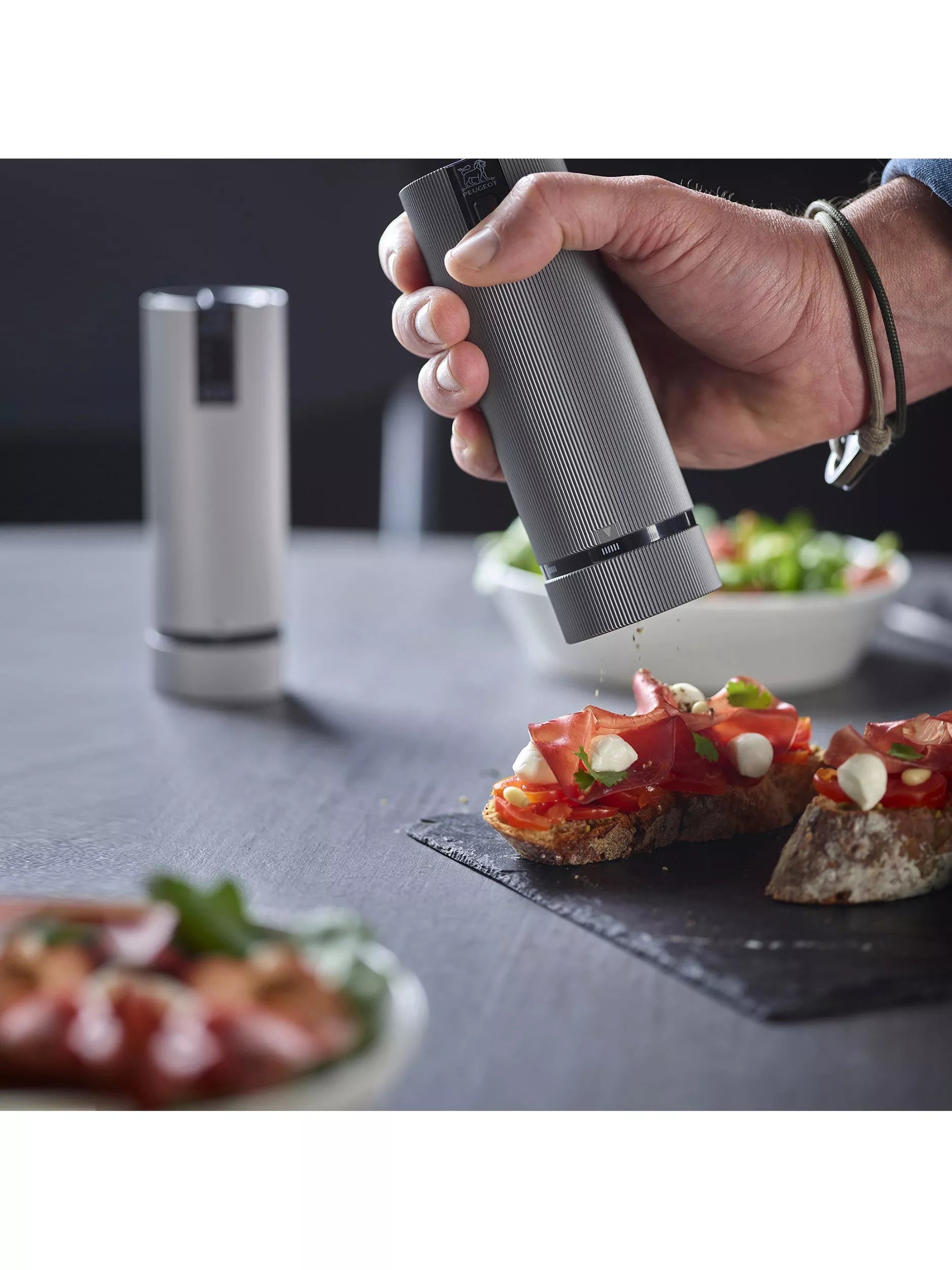 Peugeot electric salt and pepper mill duo 15cm (British brand)