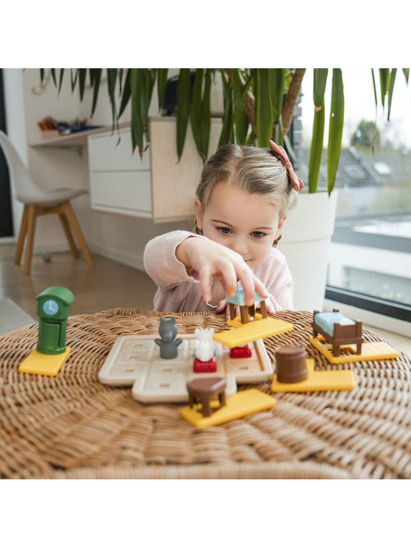 SmartGames Hide and Seek Deluxe puzzle game (British brand)