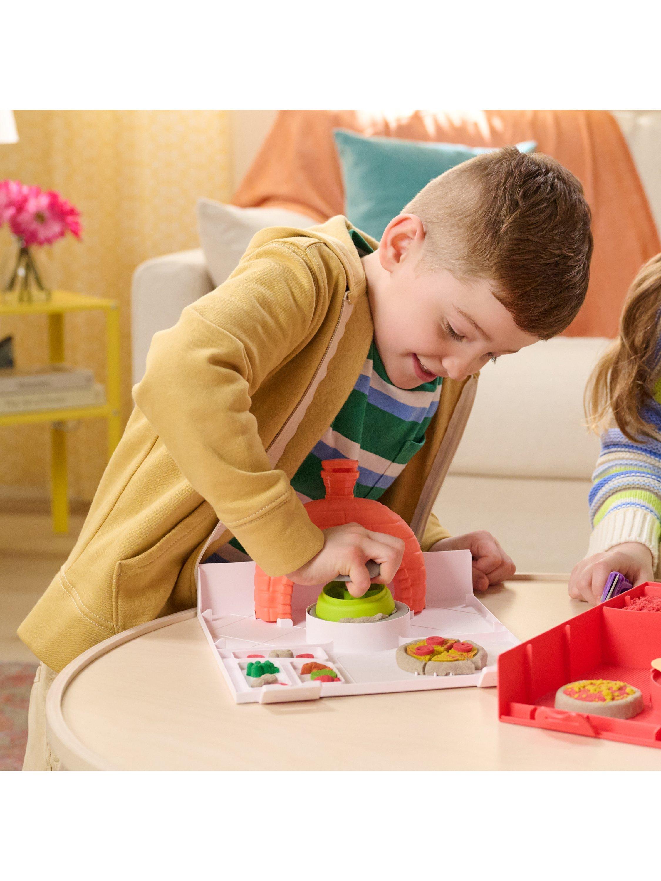 Kinetic Sand SquishPizza playset 452g, imported from the UK