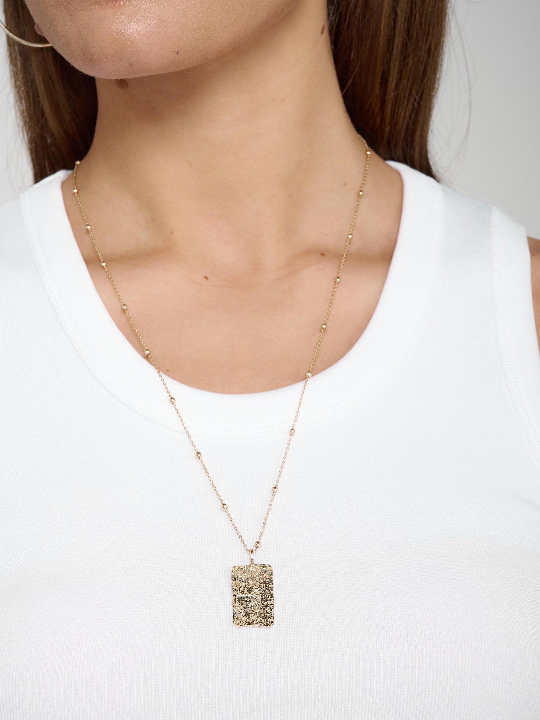 Tutti textured pendant necklace in gold, UK version
