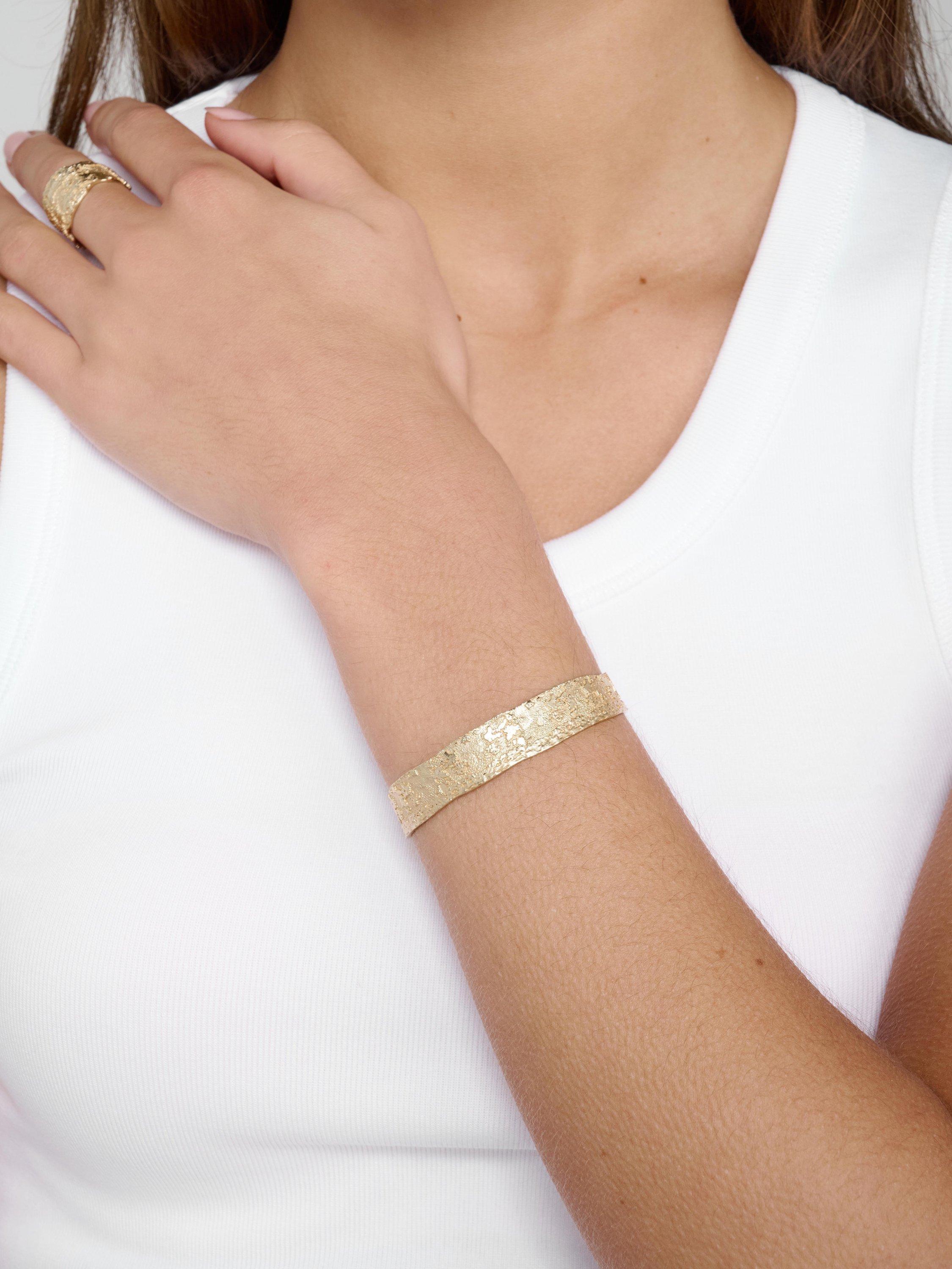 Tutti gold-plated chunky textured open bangle - British product