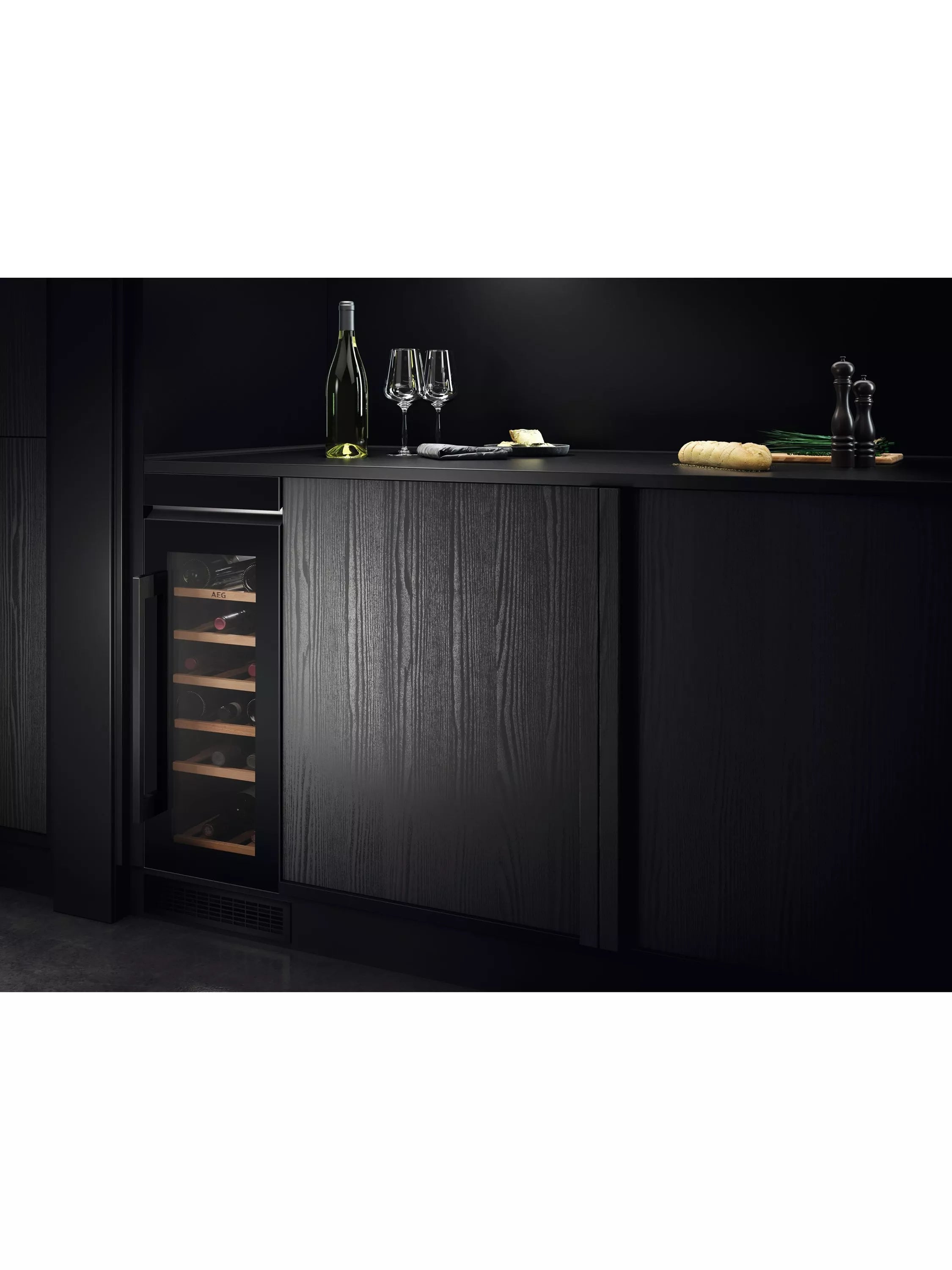 AEG integrated wine cabinet black 20 bottles, UK version