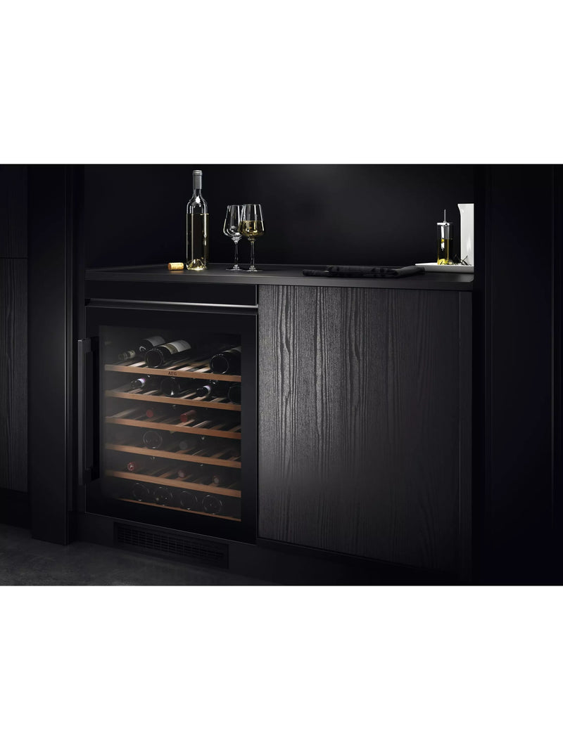 AEG 5000 wine cabinet black 52 bottle (British brand)