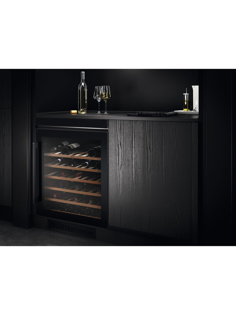 AEG 5000 wine cabinet black 52 bottle (British brand)