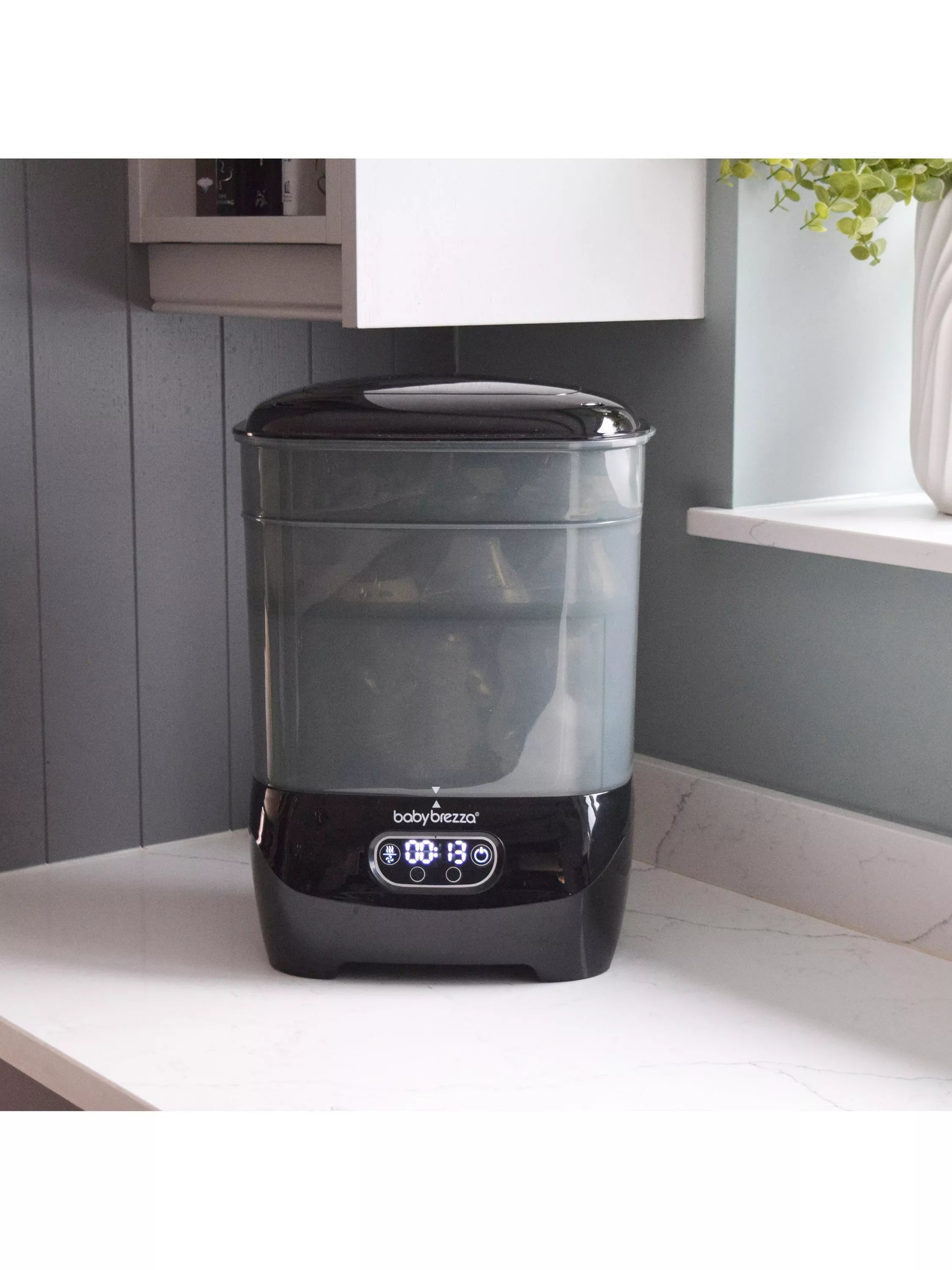 Baby Brezza baby bottle steriliser and dryer Black - British product
