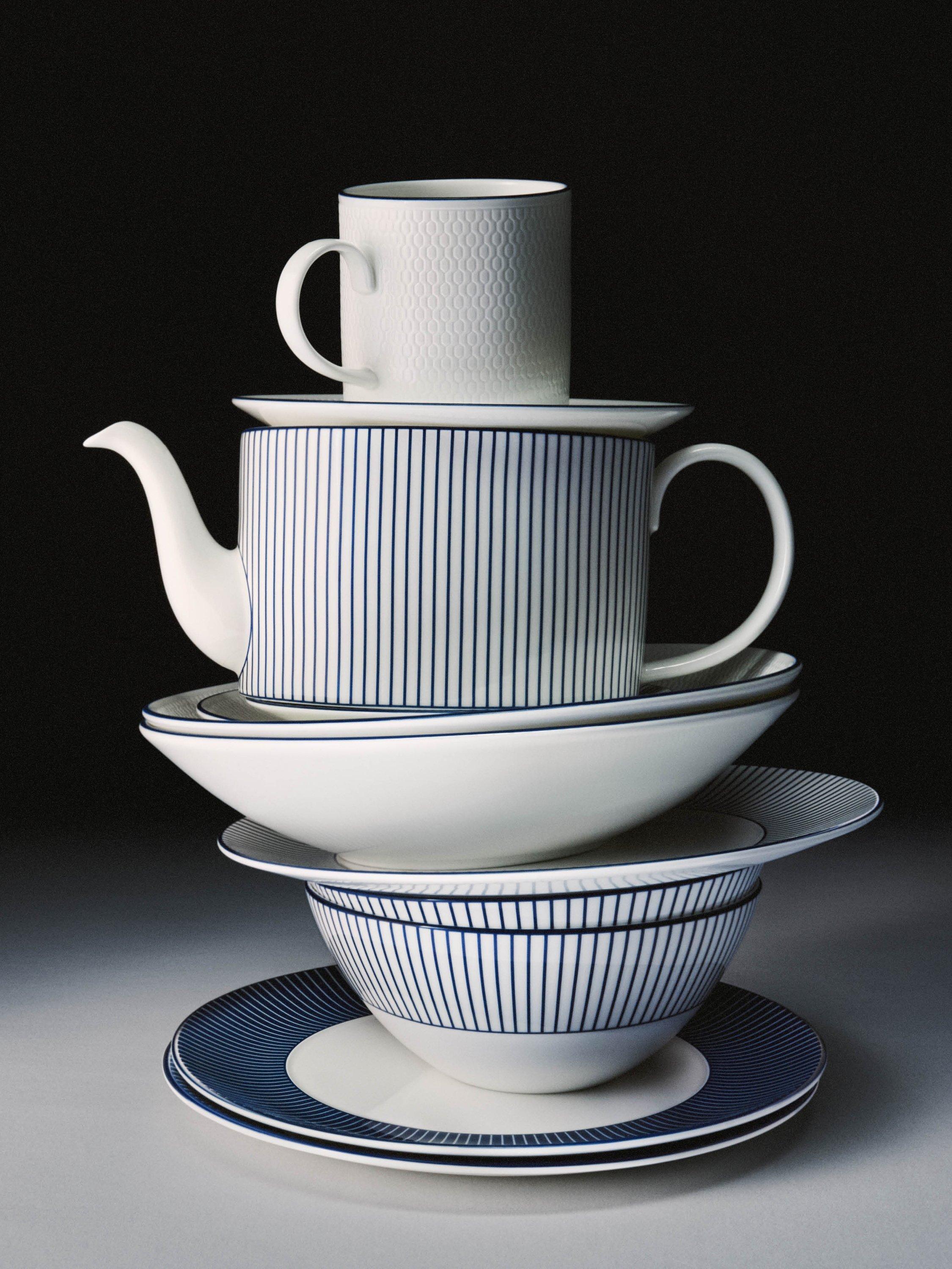 Wedgwood Gio Blue bone china dinner plate 28cm (British brand)