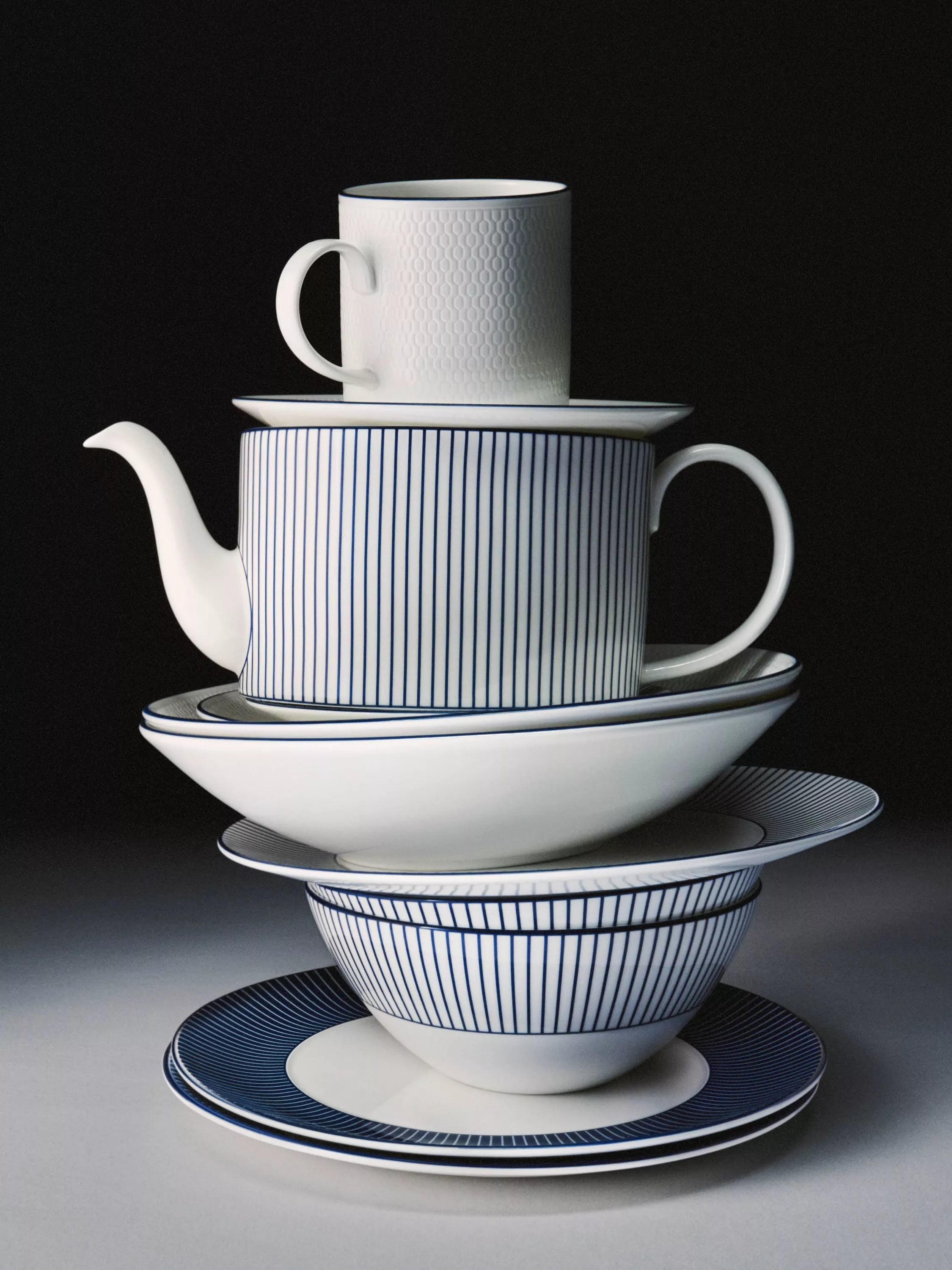 Wedgwood Gio Blue bone china dinner plate 28cm (British brand)