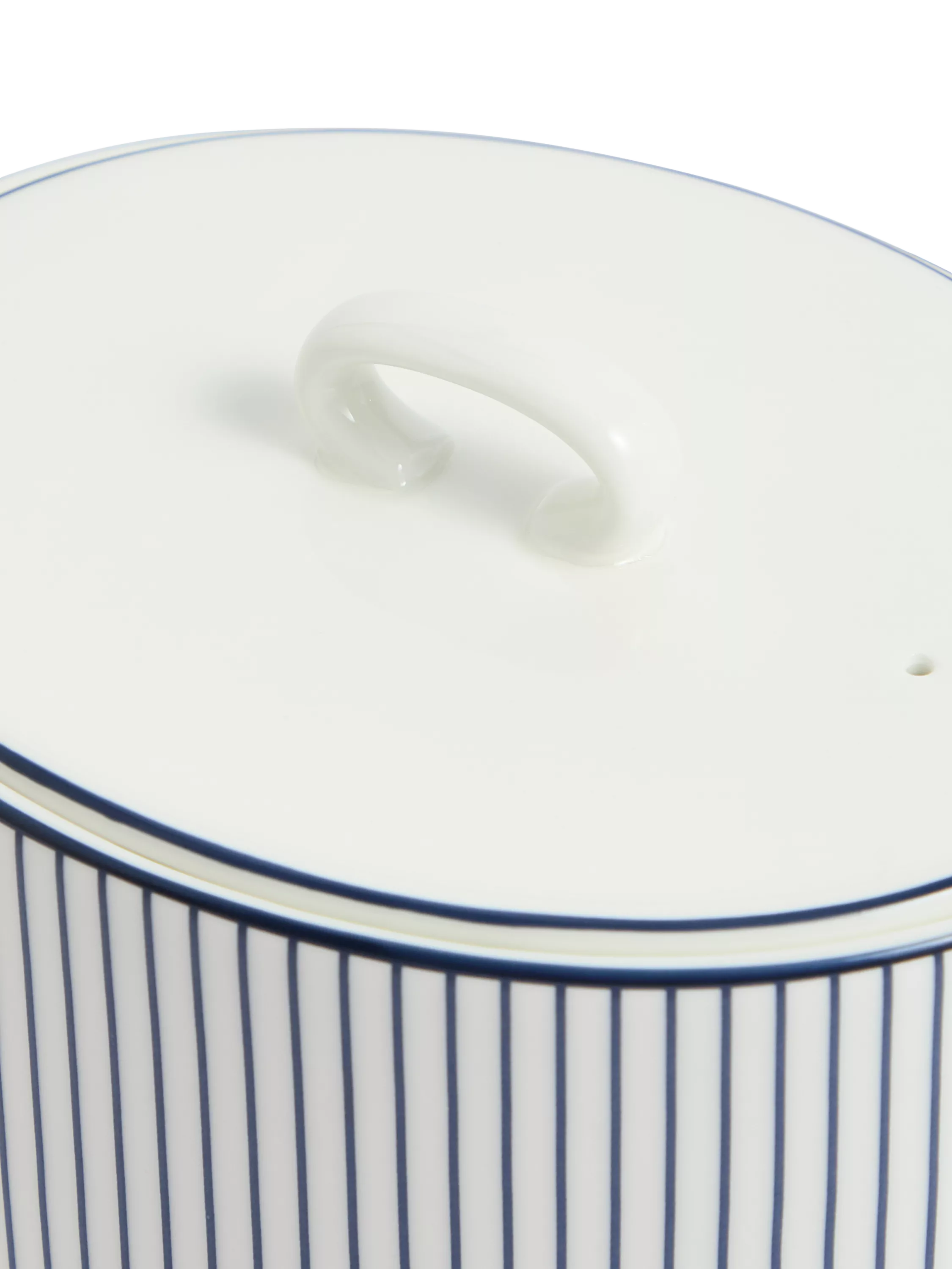 Wedgwood bone china teapot 940ml white blue pinstripe (British brand)