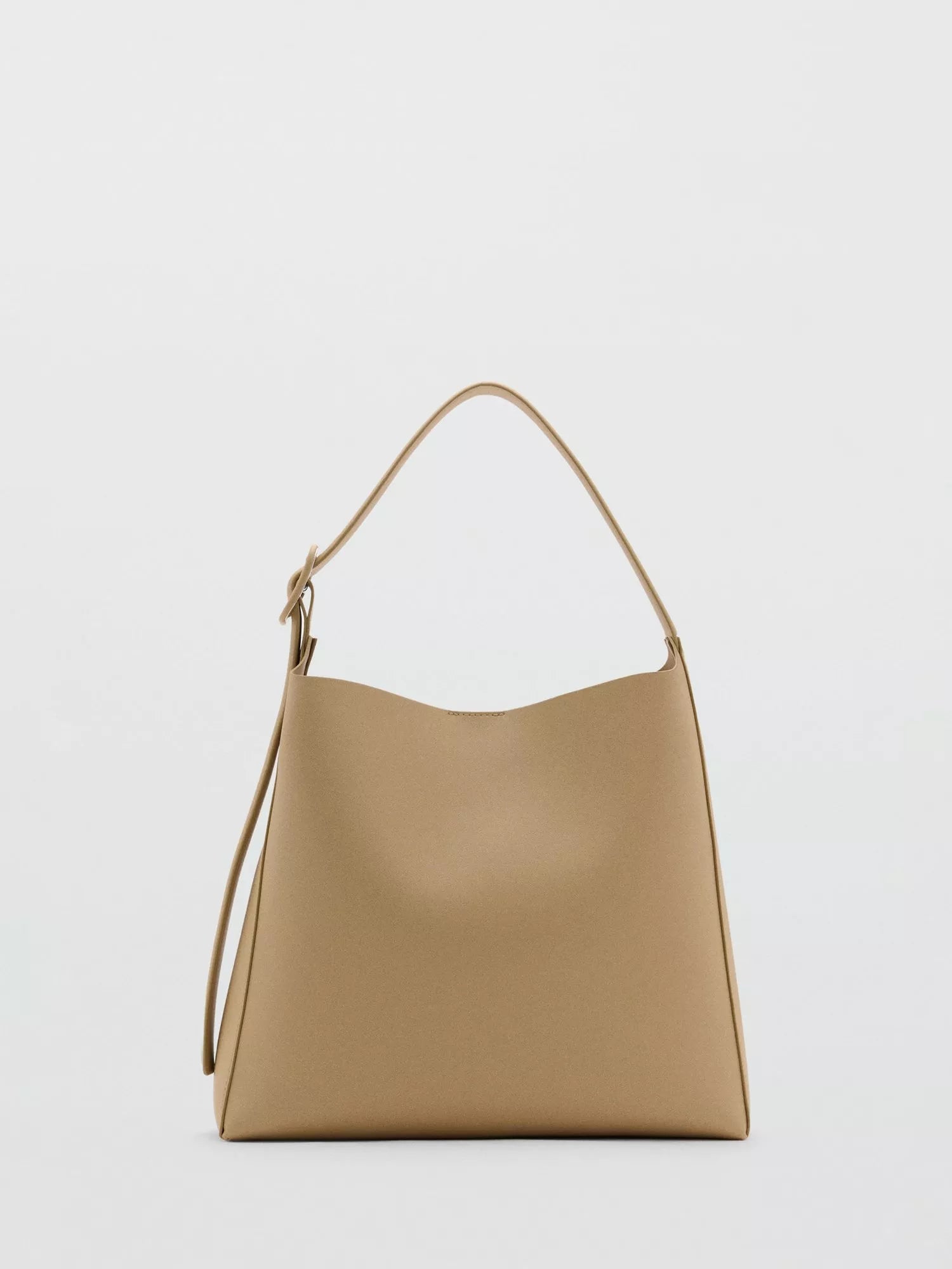 Mango Winnie bucket bag with magnetic closure, UK version
