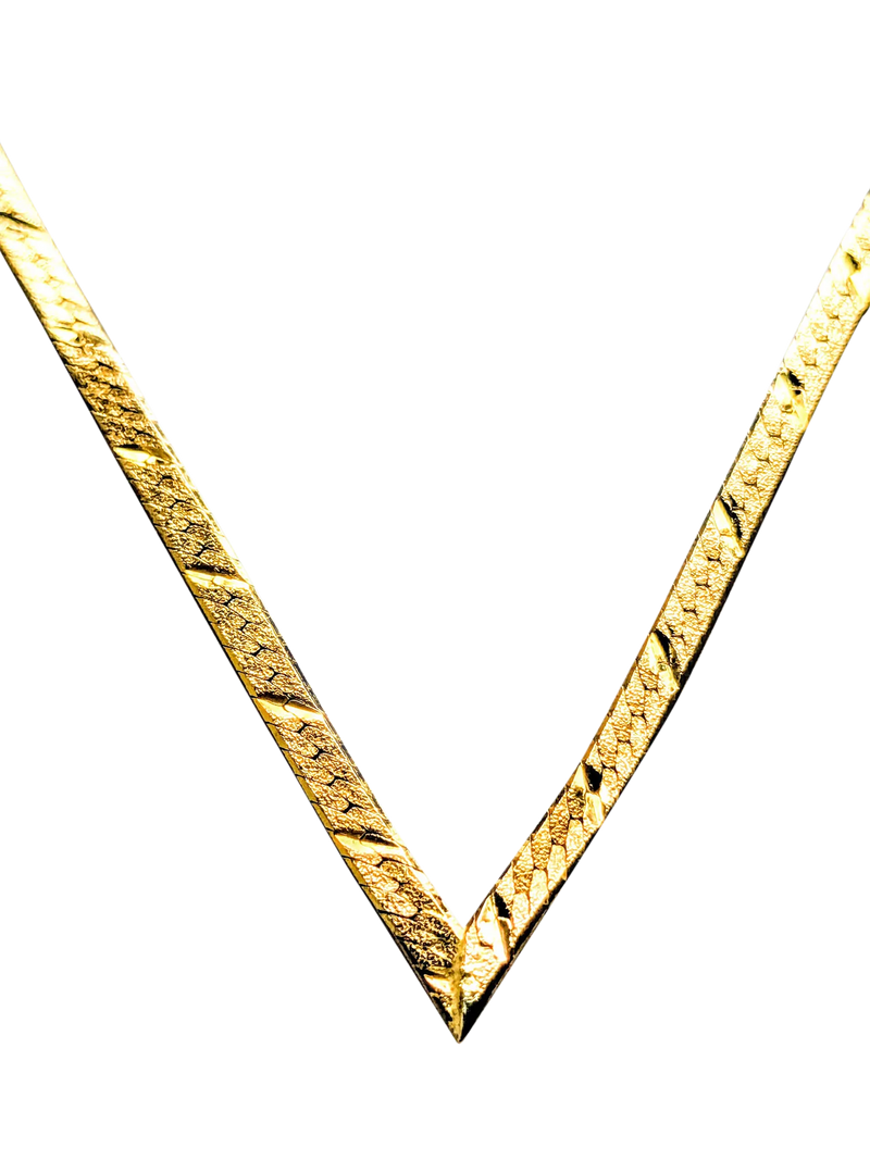 L & T Heirlooms 9ct gold V-shaped necklace, UK version