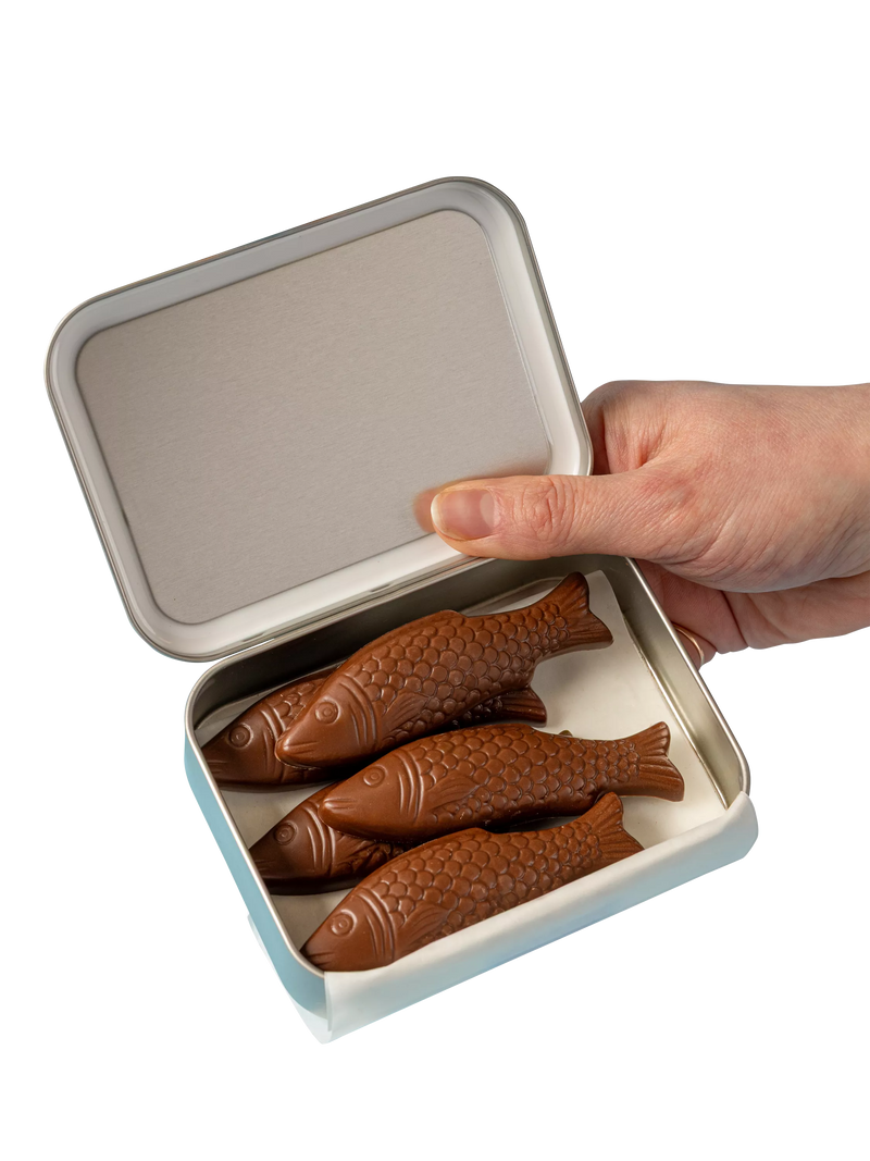 Chococo 47% milk chocolate mackerel 60g (British brand)