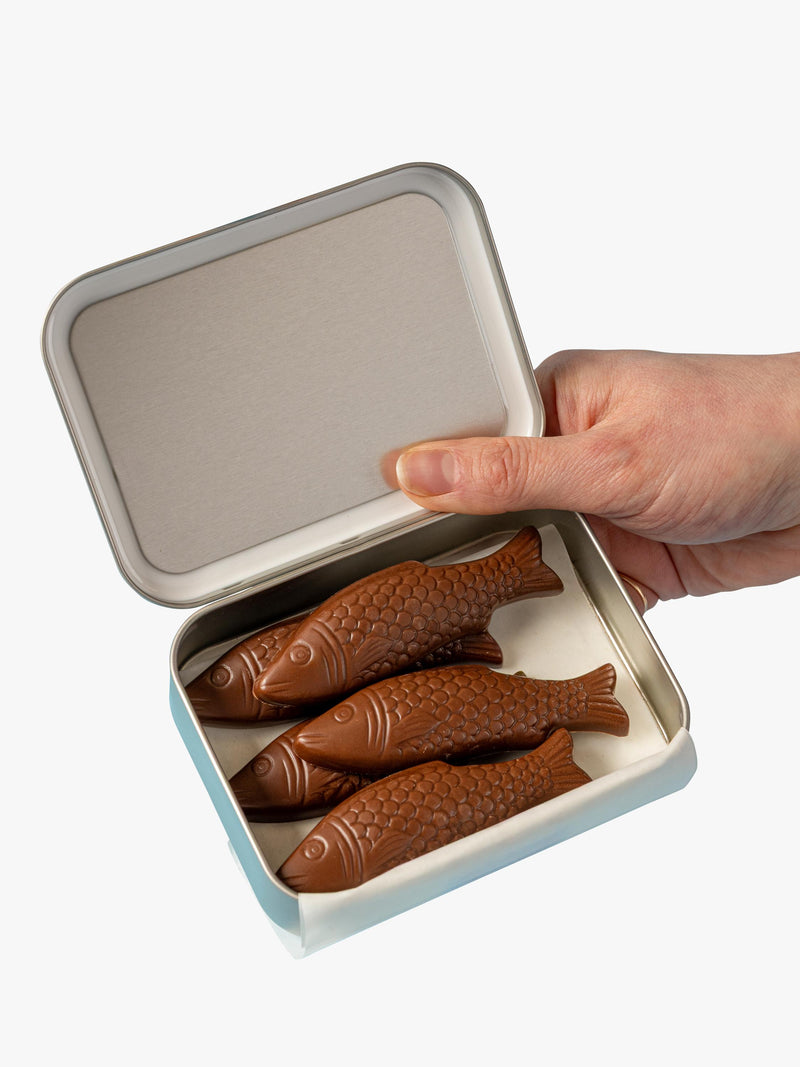 Chococo 47% milk chocolate mackerel 60g (British brand)