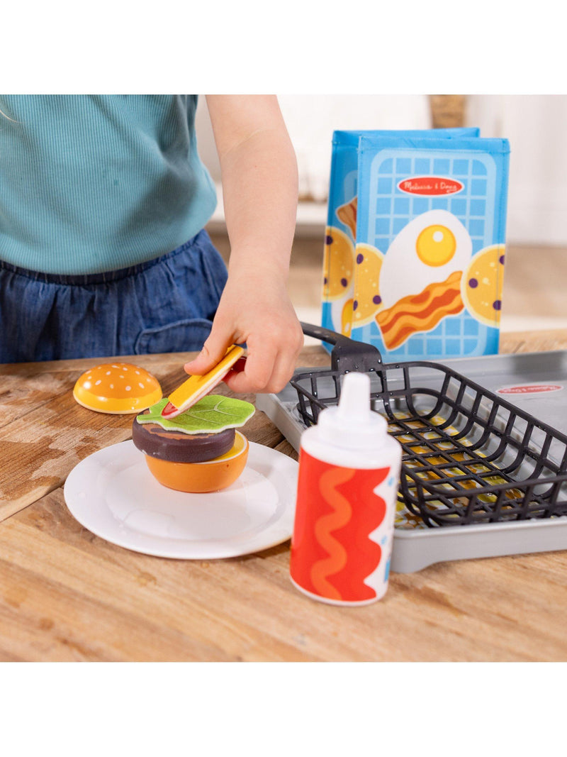 Melissa & Doug colour reveal grill playset with play food - British product