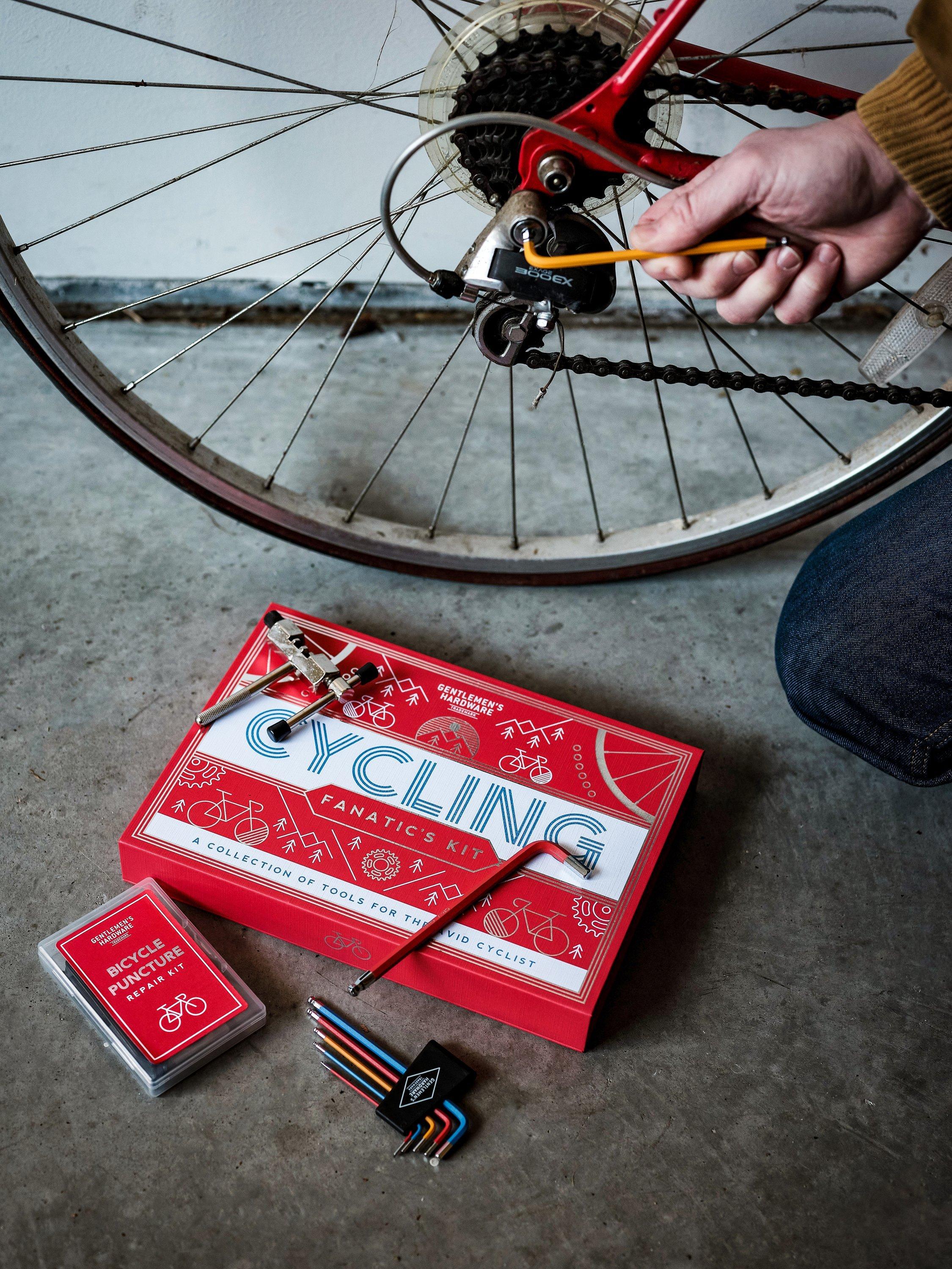 Gentlemen's Hardware Cycling Fanatic's Kit - British product