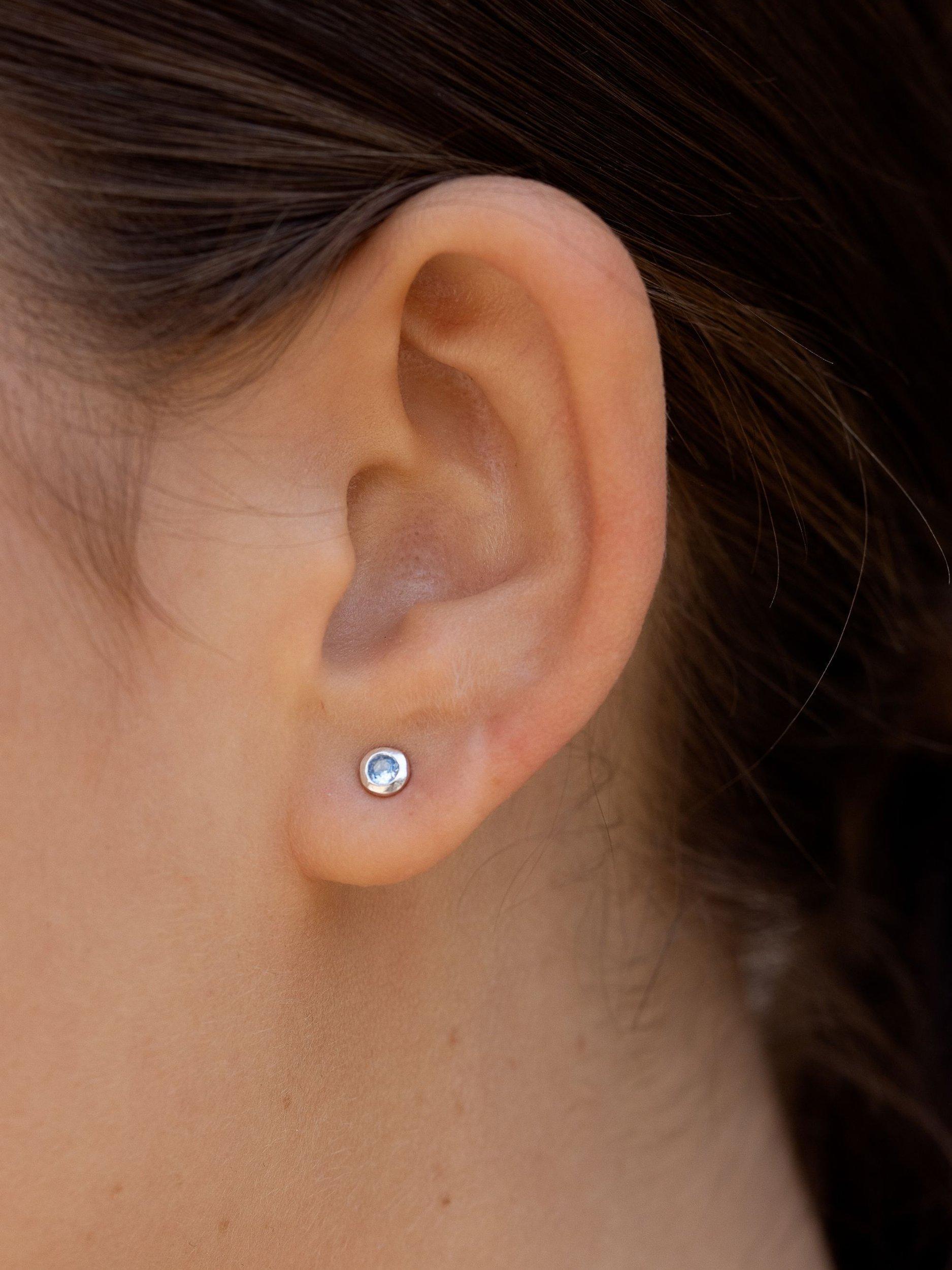 Dower & Hall dewdrop stud earrings 3mm - British product