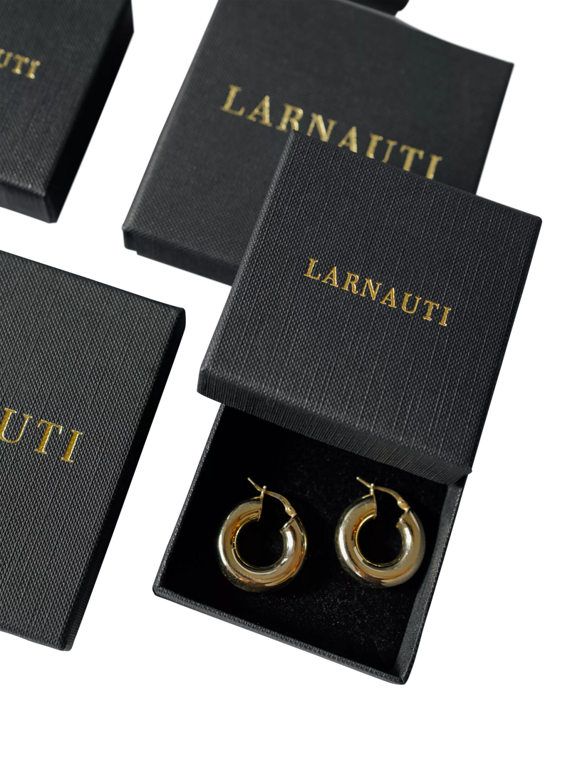 LARNAUTI T-Bar necklace yellow gold 45cm chain, UK version