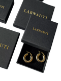 LARNAUTI T-Bar necklace yellow gold 45cm chain, UK version