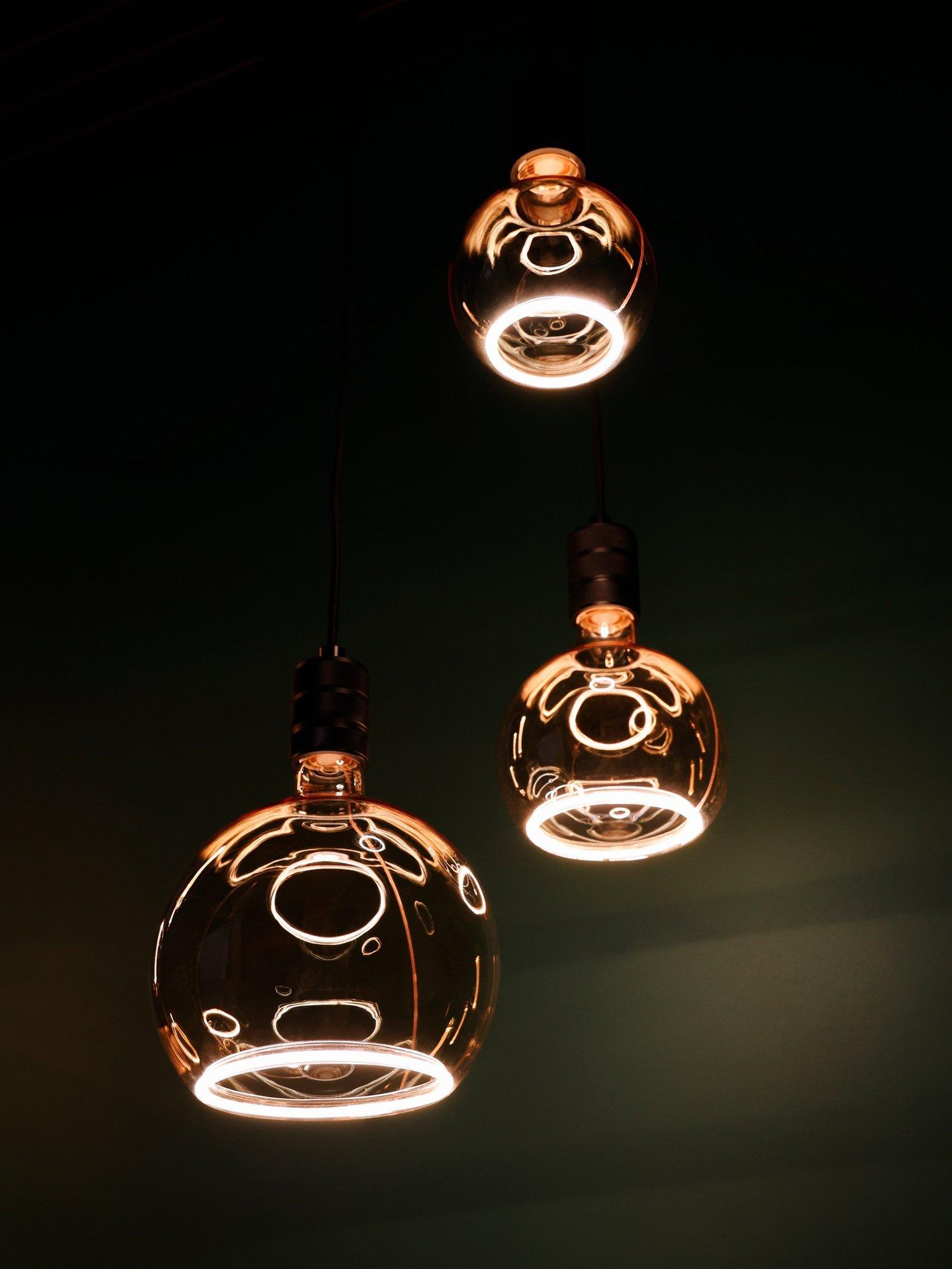 Calex Aura Tomar LED globe bulb gold 4W G125 - British product