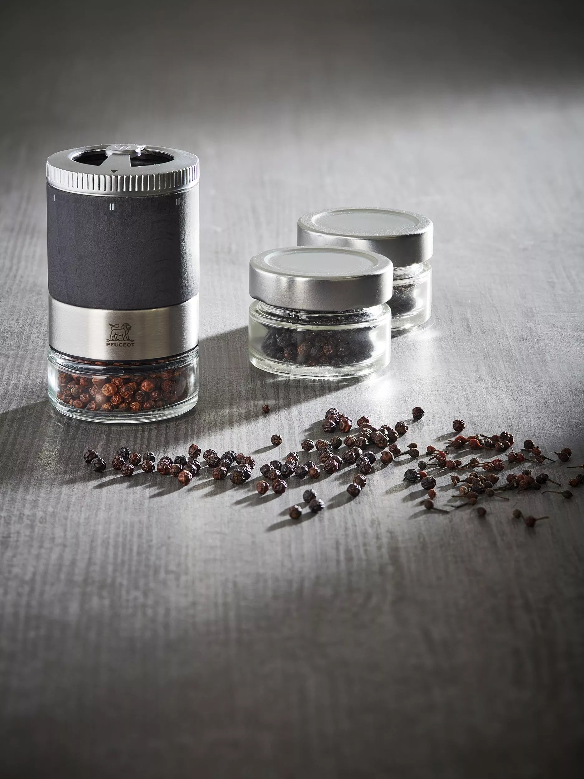 Peugeot Maestro Duo salt and pepper mill gift set in Graphite, UK version