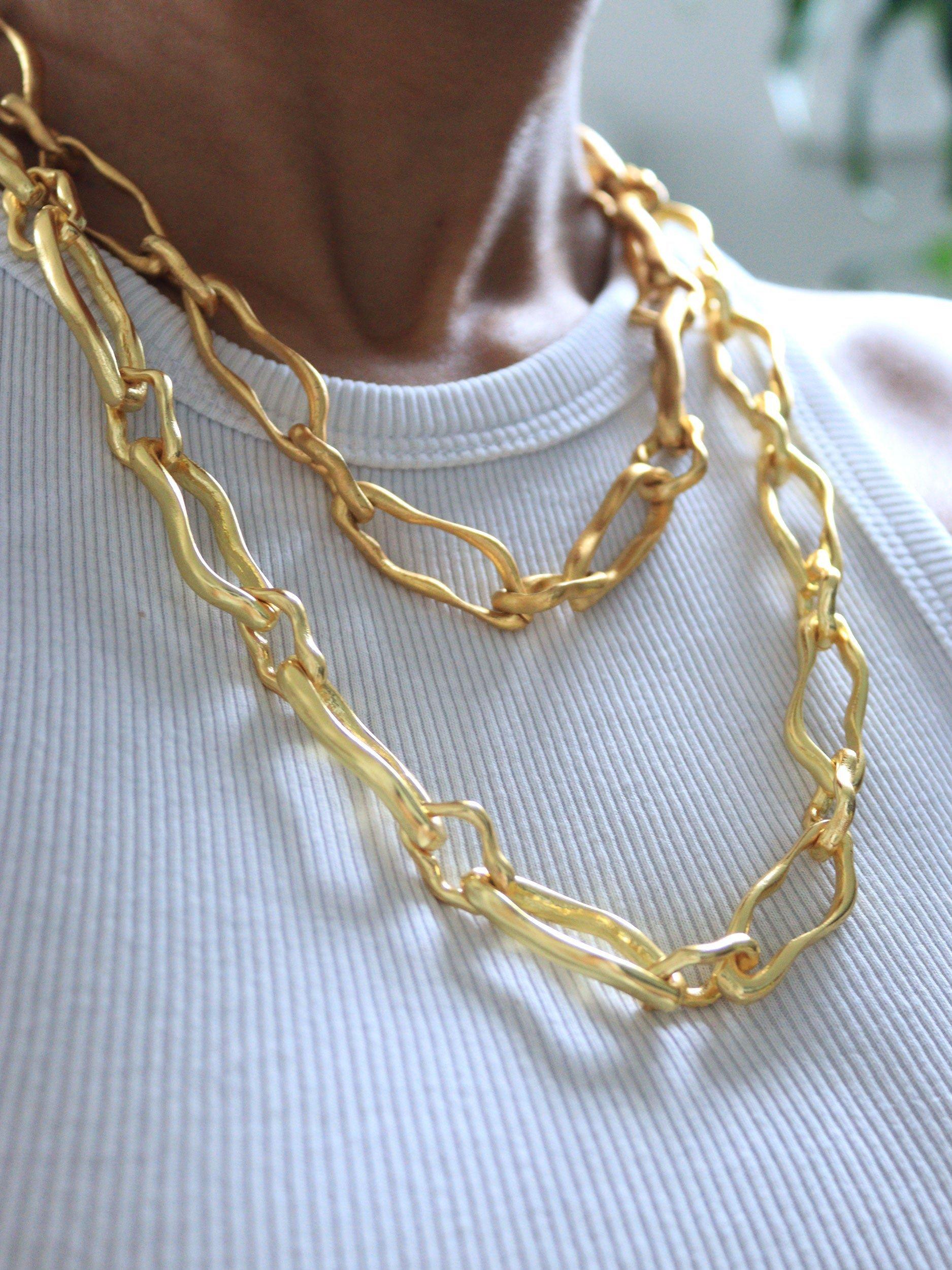 Ottoman Hands Etta chain necklace gold - (British brand)