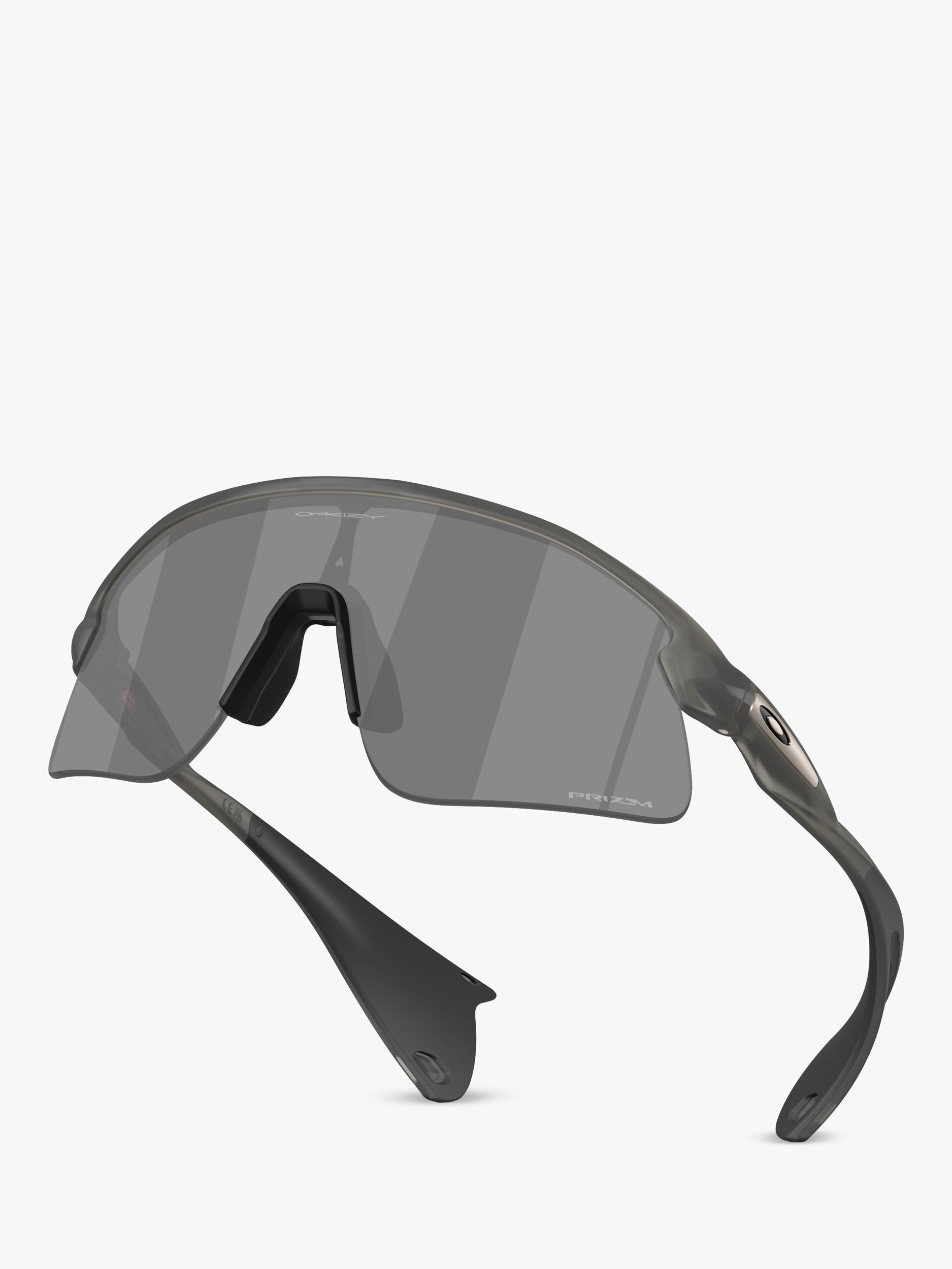 Oakley OO951 rectangular sunglasses grey smoke - British product