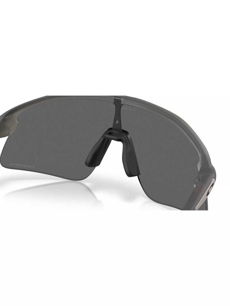 Oakley OO951 rectangular sunglasses grey smoke - British product