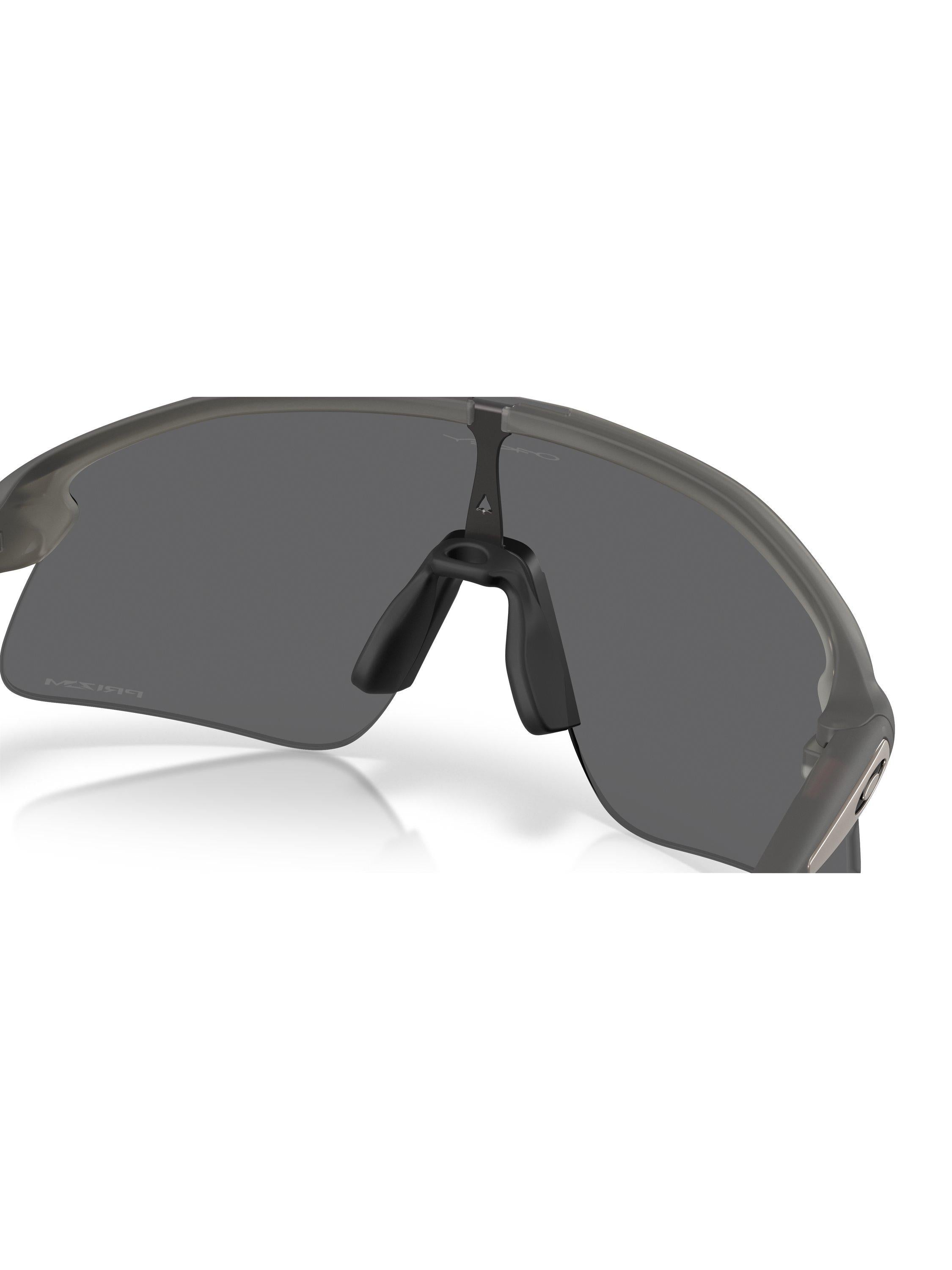 Oakley OO951 rectangular sunglasses grey smoke - British product