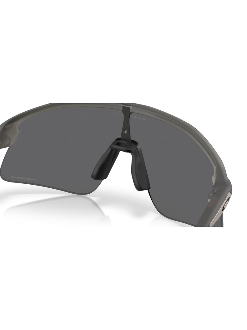Oakley OO951 rectangular sunglasses grey smoke - British product