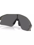 Oakley OO951 rectangular sunglasses grey smoke - British product