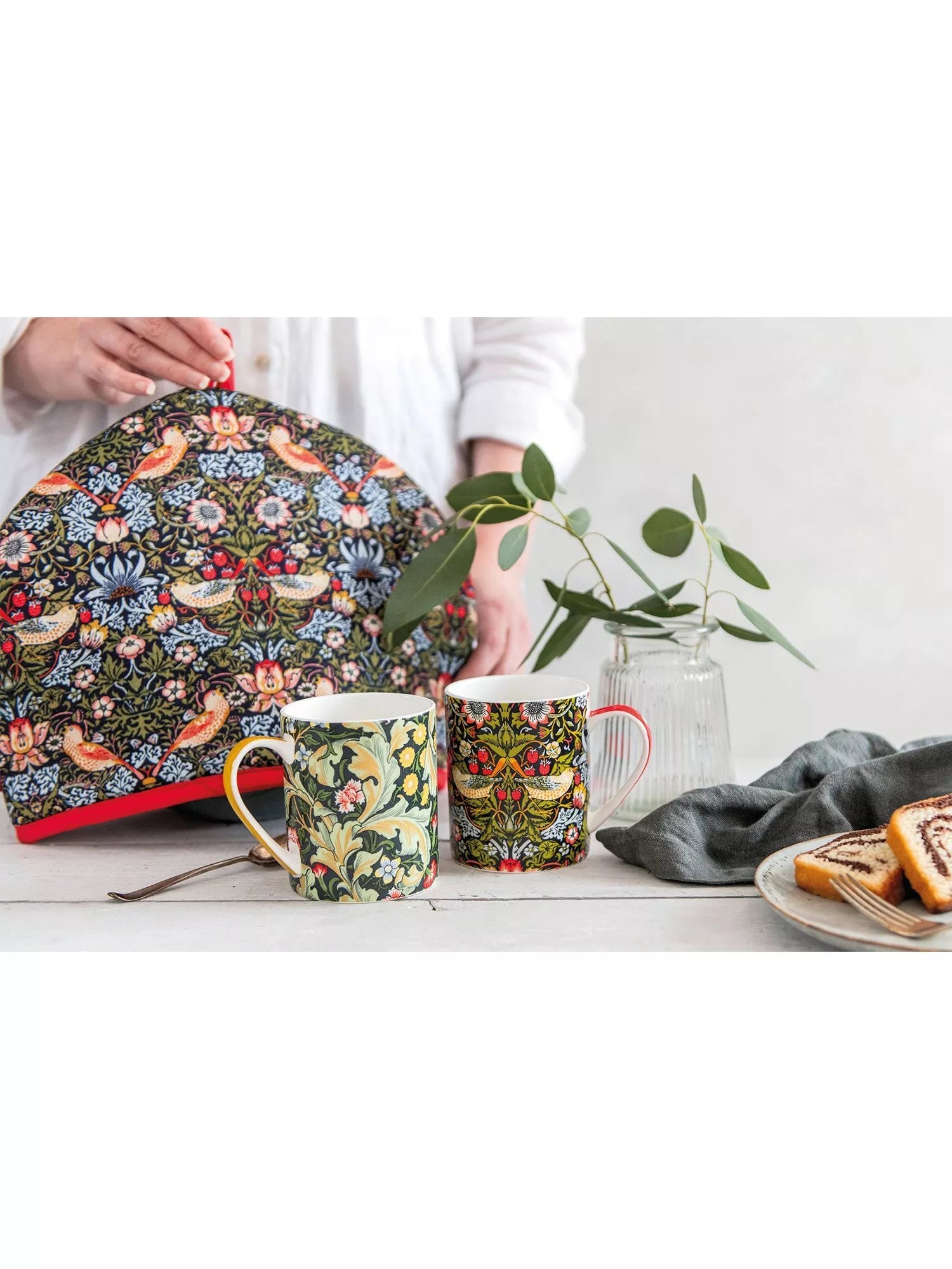 Museums & Galleries V&A Strawberry Thief tea cosy, UK version