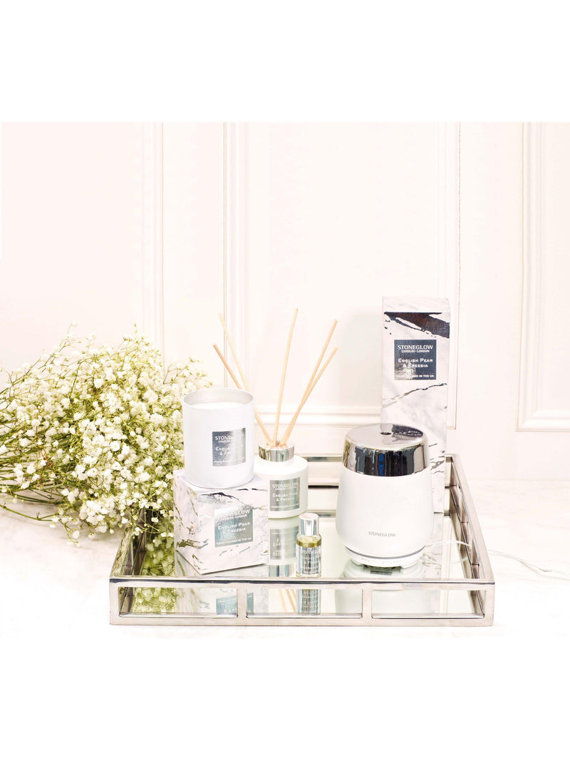Stoneglow scented candle English Pear & Freesia 220g (British brand)
