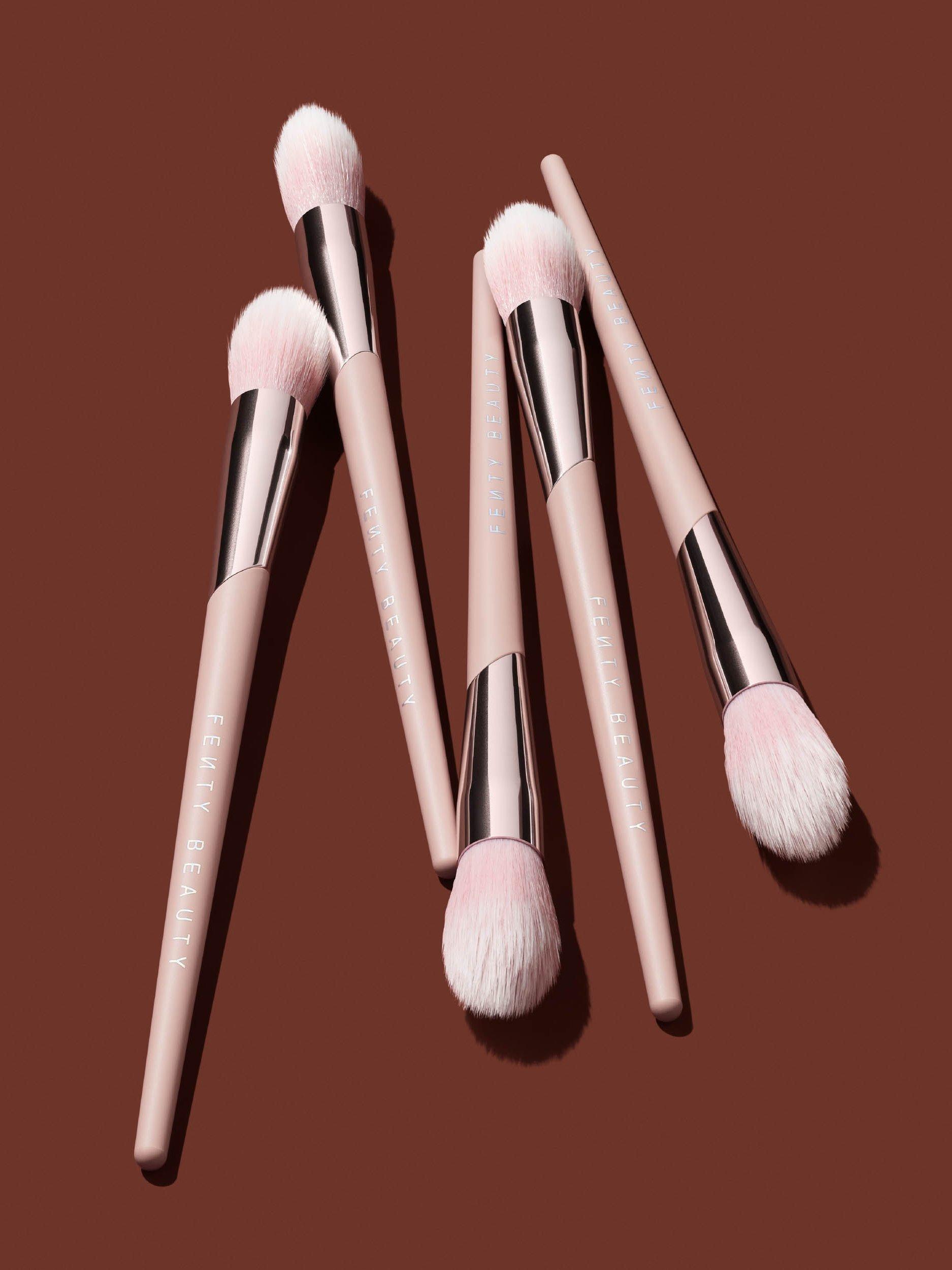 Fenty Beauty Precision Highlighter Brush 135 - British product