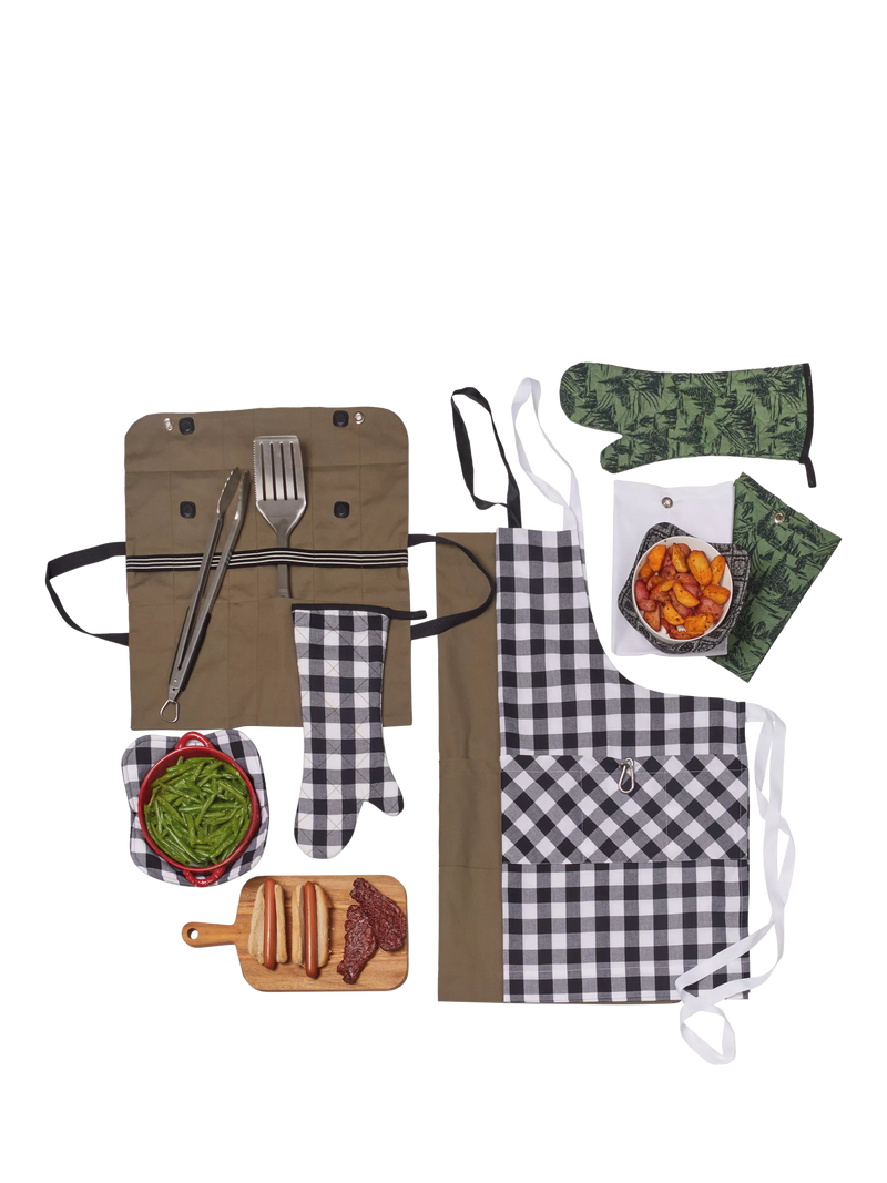 Simplicity S3155 sewing pattern for outdoor grill accessories, UK version