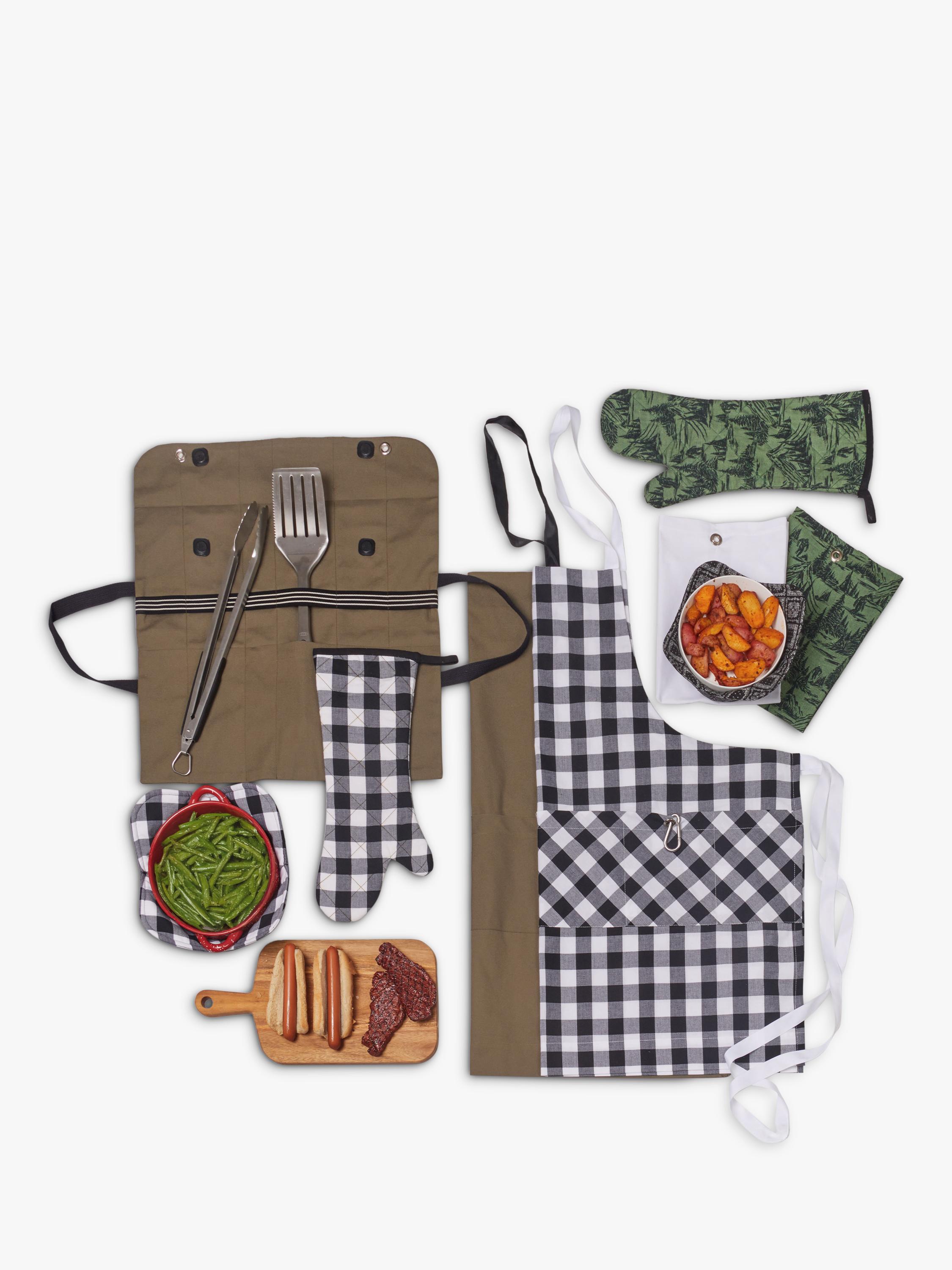 Simplicity S3155 sewing pattern for outdoor grill accessories, UK version