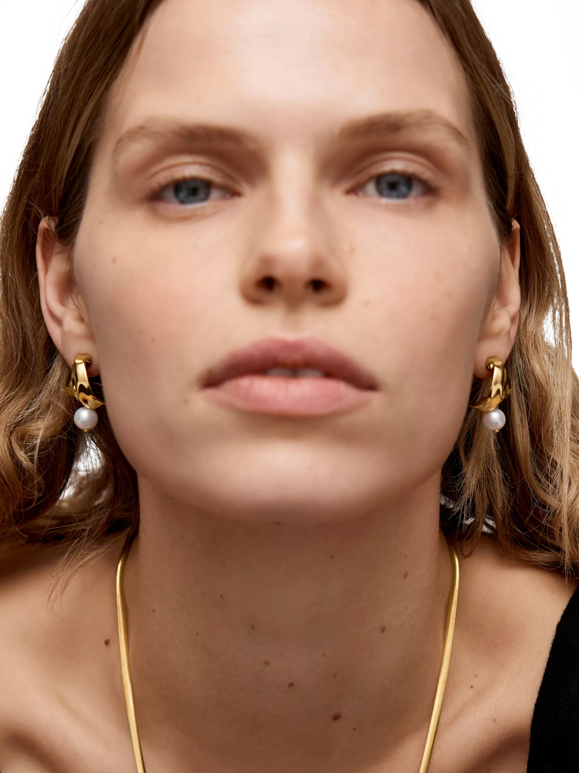 Monica Vinader Small Nomade Pearl earrings gold (British brand)