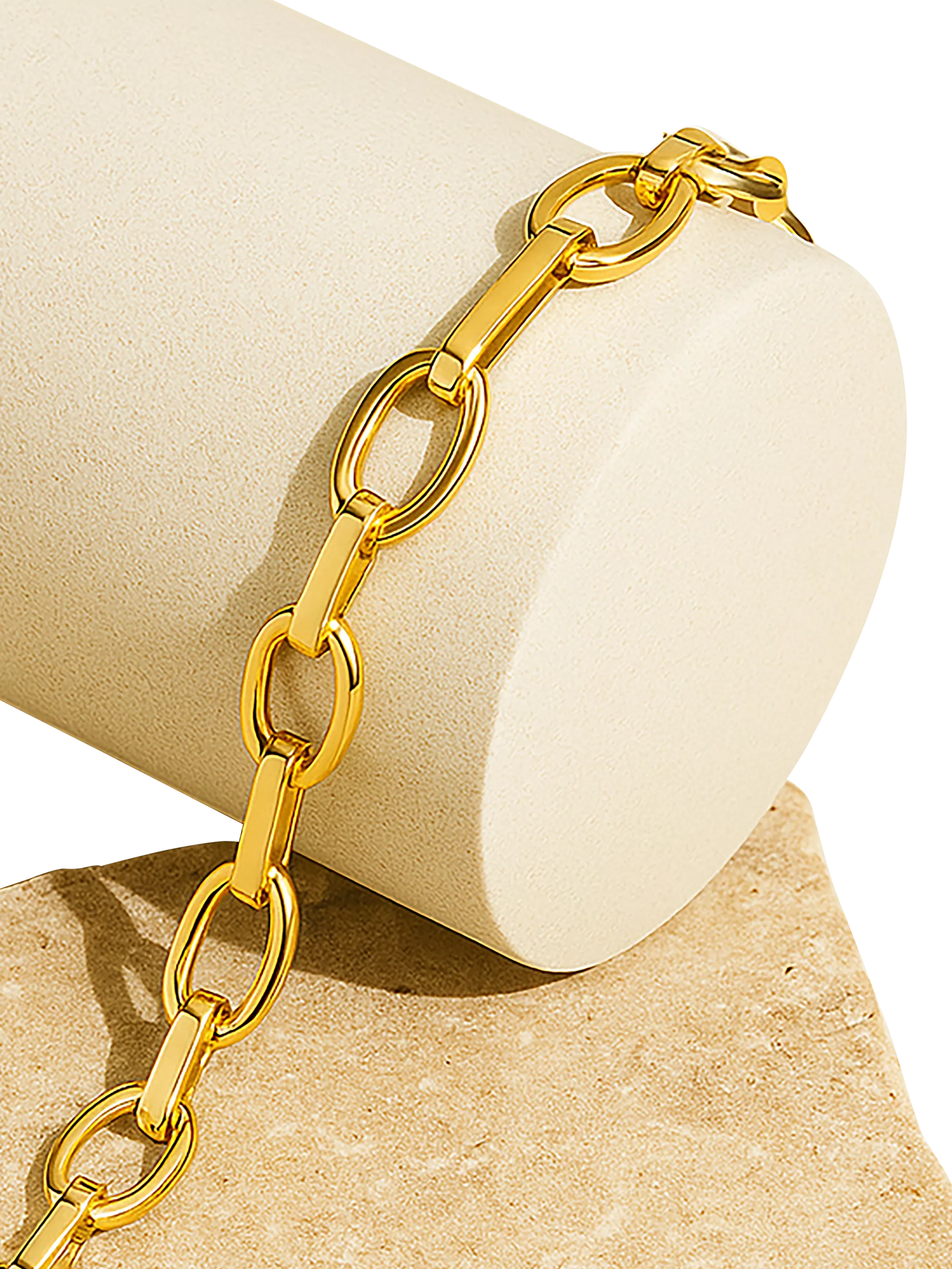 IBB 9ct yellow gold figaro bracelet (British brand)