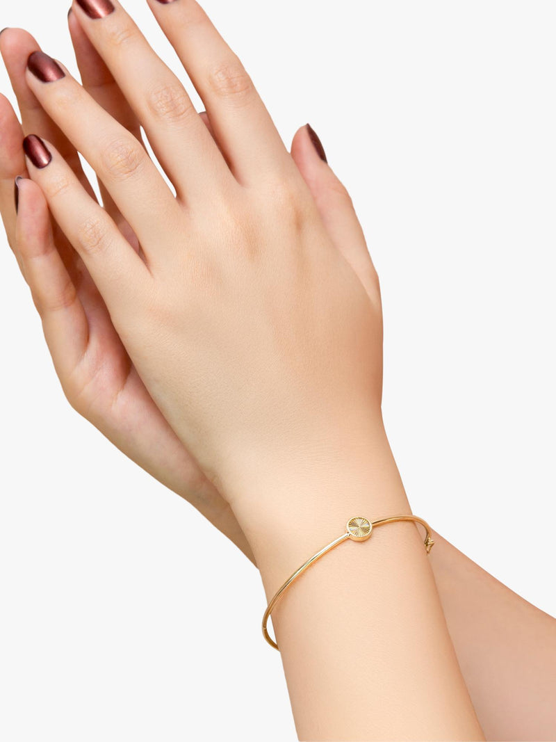 IBB 9ct yellow gold rainbow circle bangle, UK version