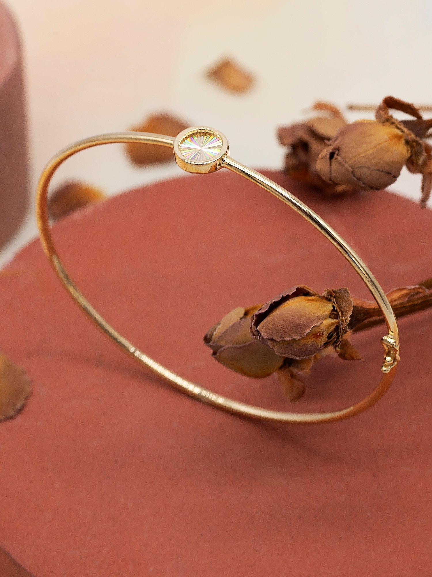 IBB 9ct yellow gold rainbow circle bangle, UK version