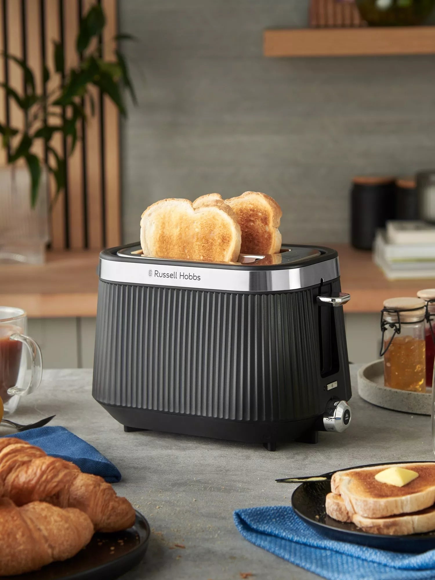 Russell Hobbs Brontë 2 slice toaster black, imported from the UK