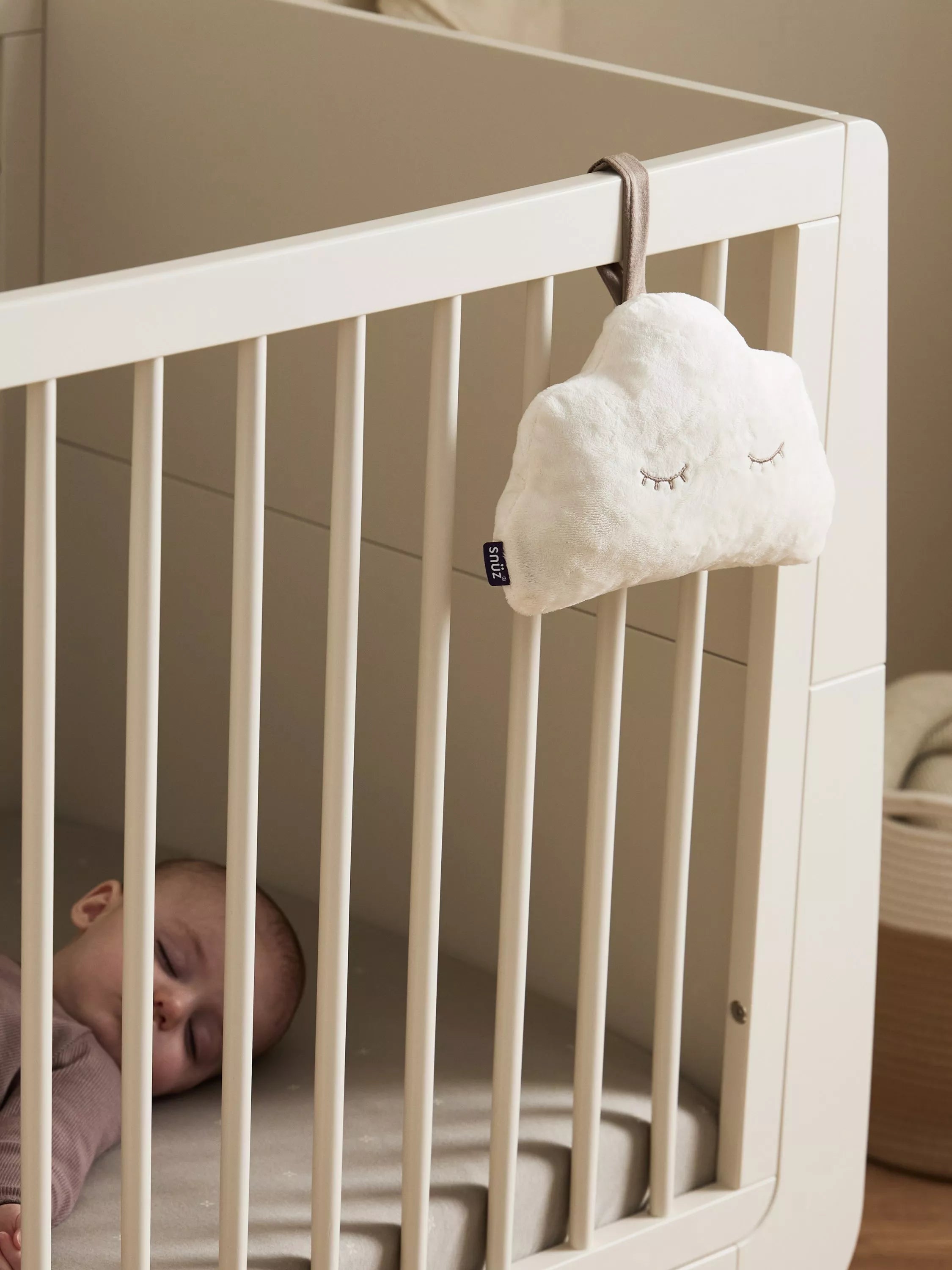 Snüz SnüzCloud baby sleep aid (British brand)